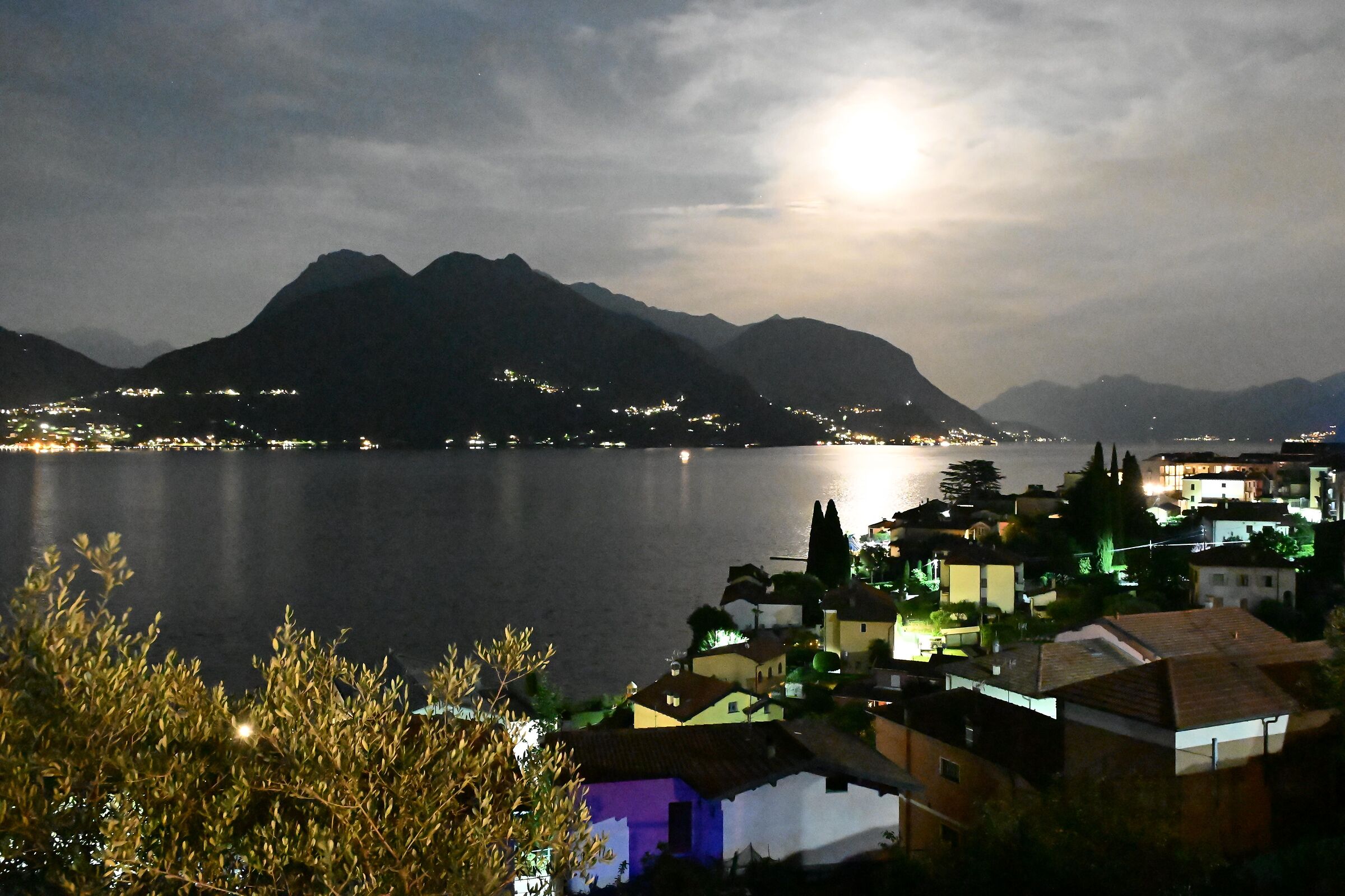 Night Panorama Lake Como Z5 II