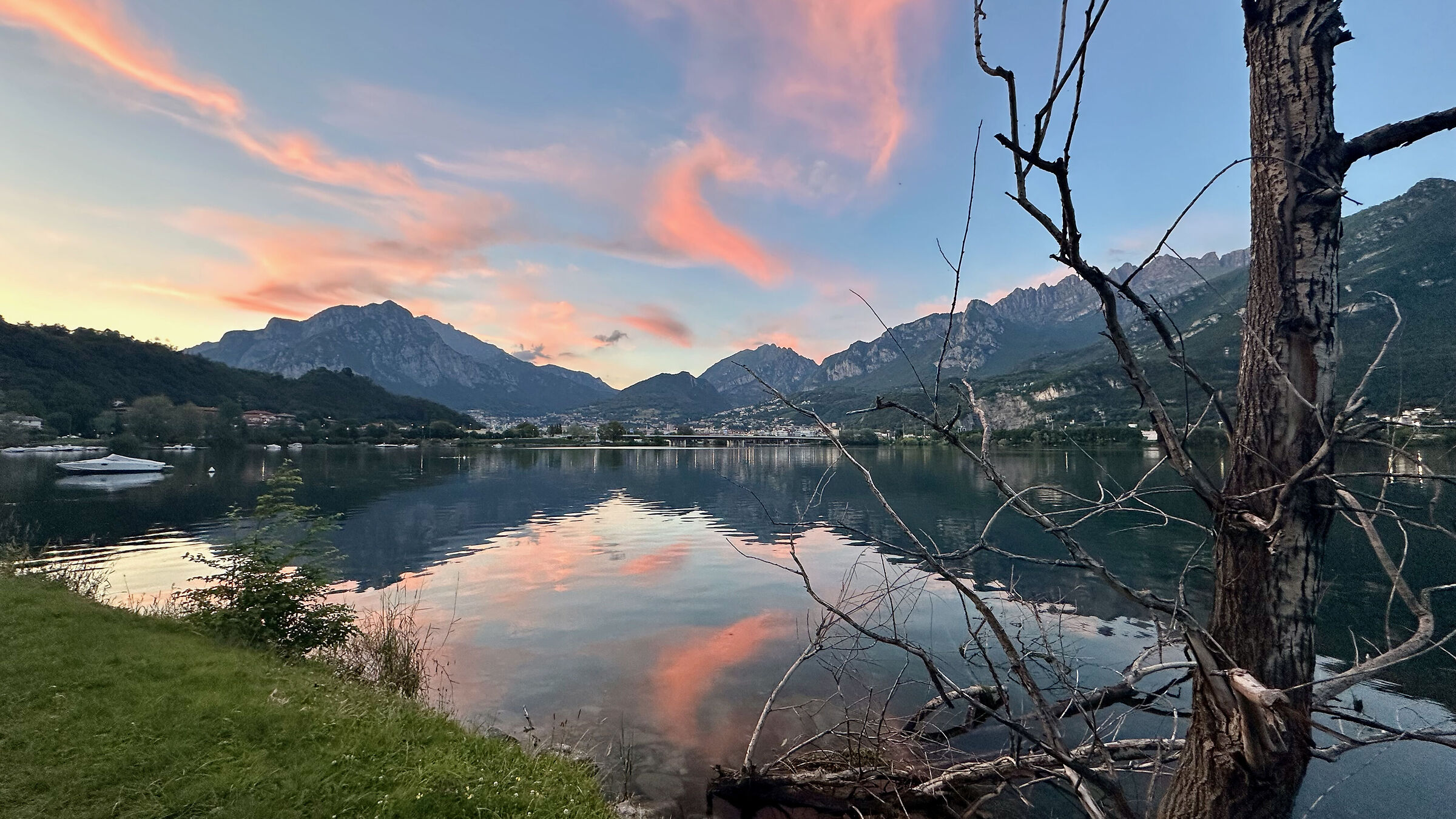 Tramonto sul lago di Garlate di inizio giugno 2