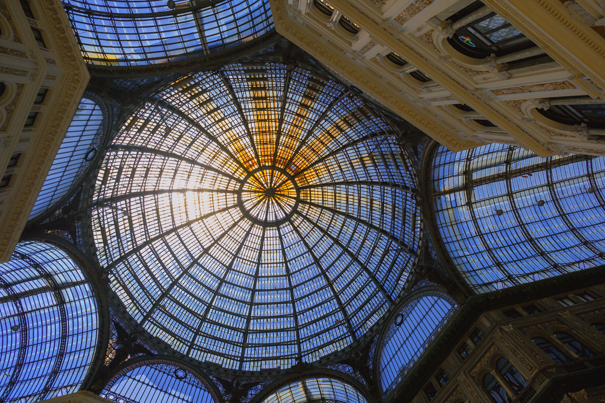 Rust on the Galleria Umberto I in Naples