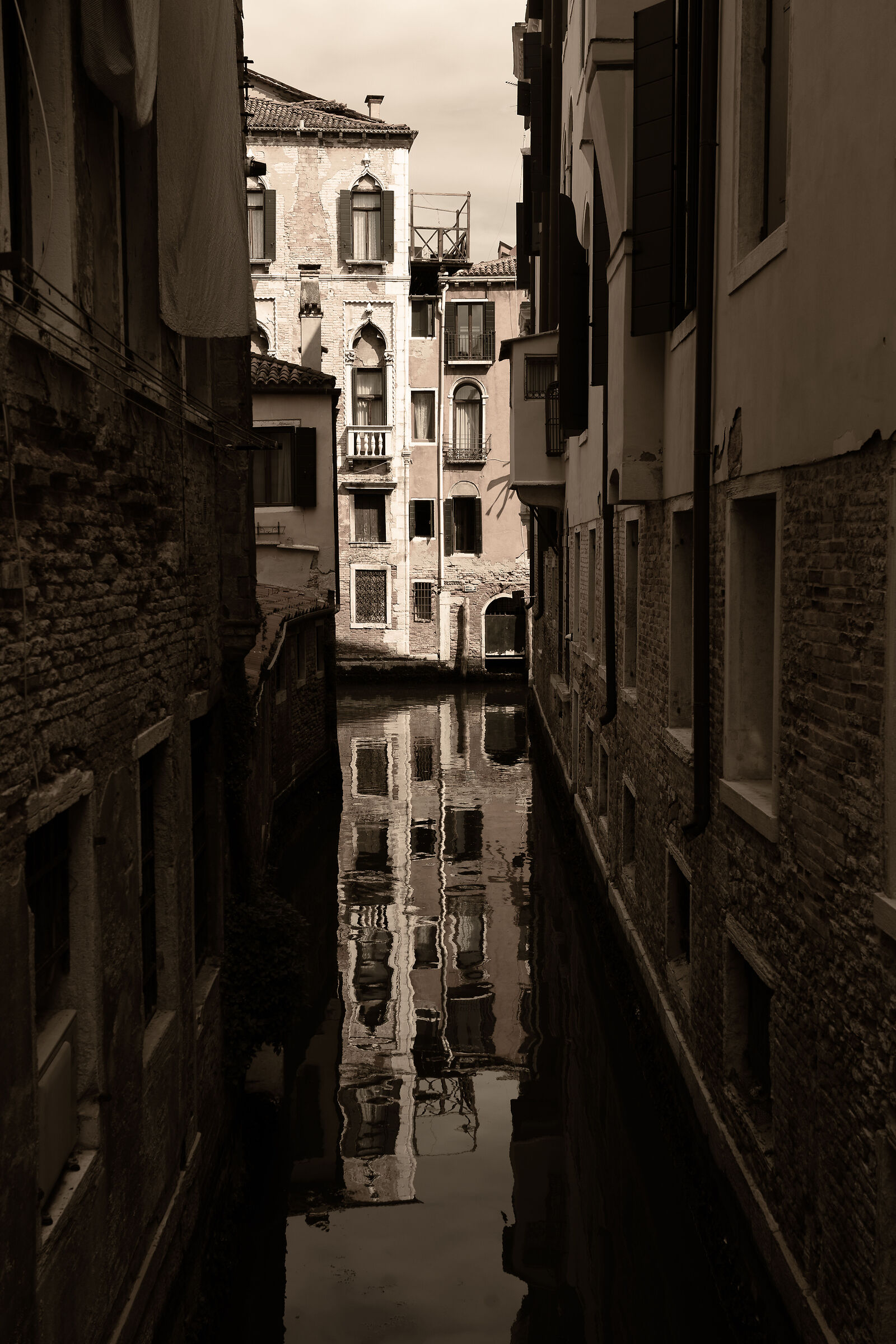 Panni stesi sul canale