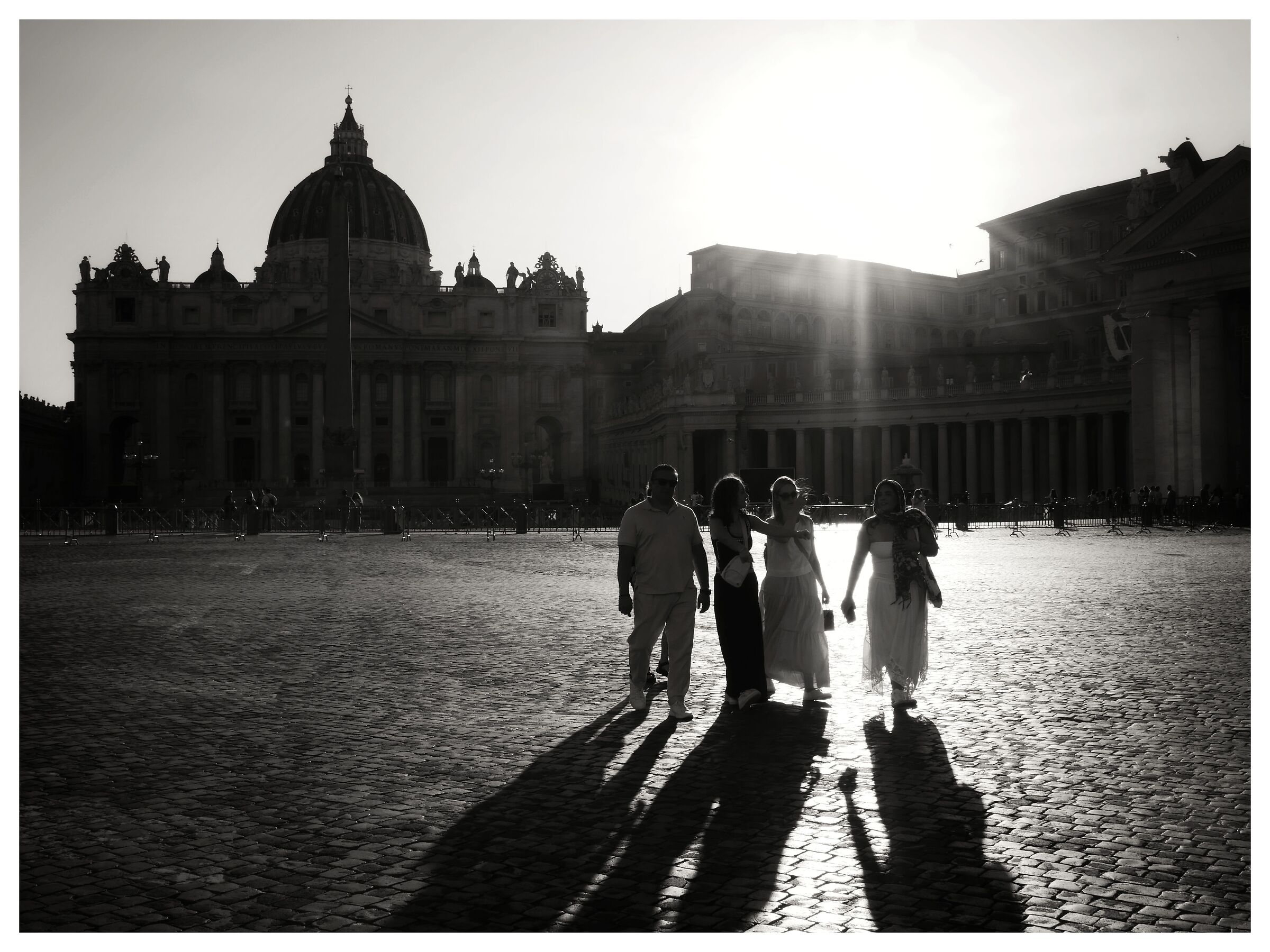 Last lights on Piazza San Pietro