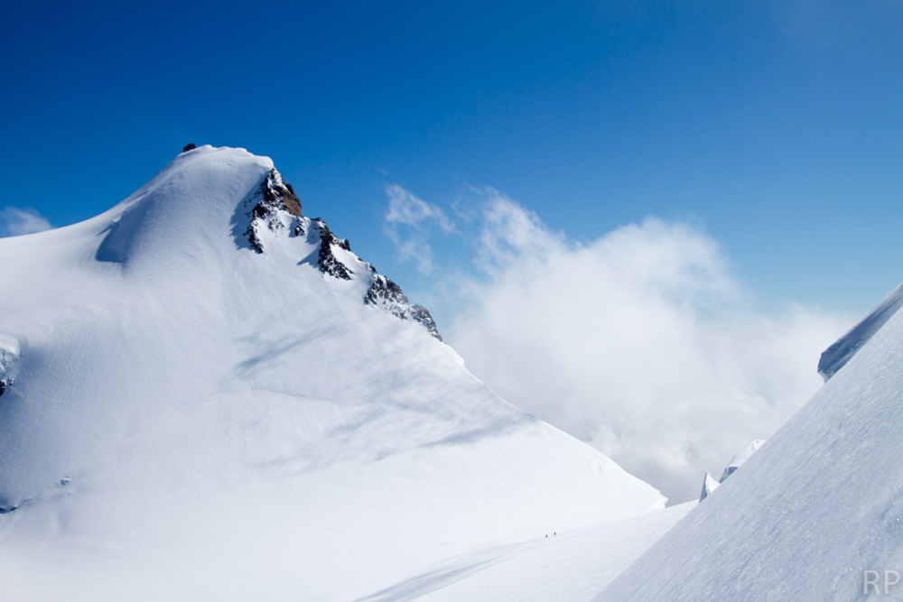 Capanna Margherita in the distance