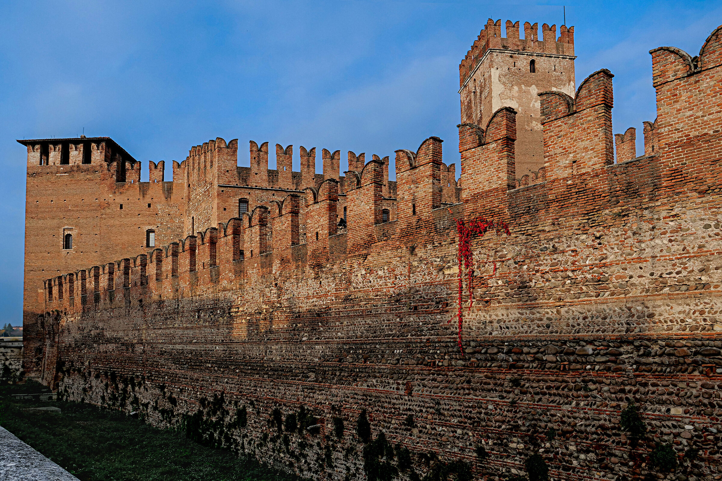 The battlements of Castelvecchio - Verona