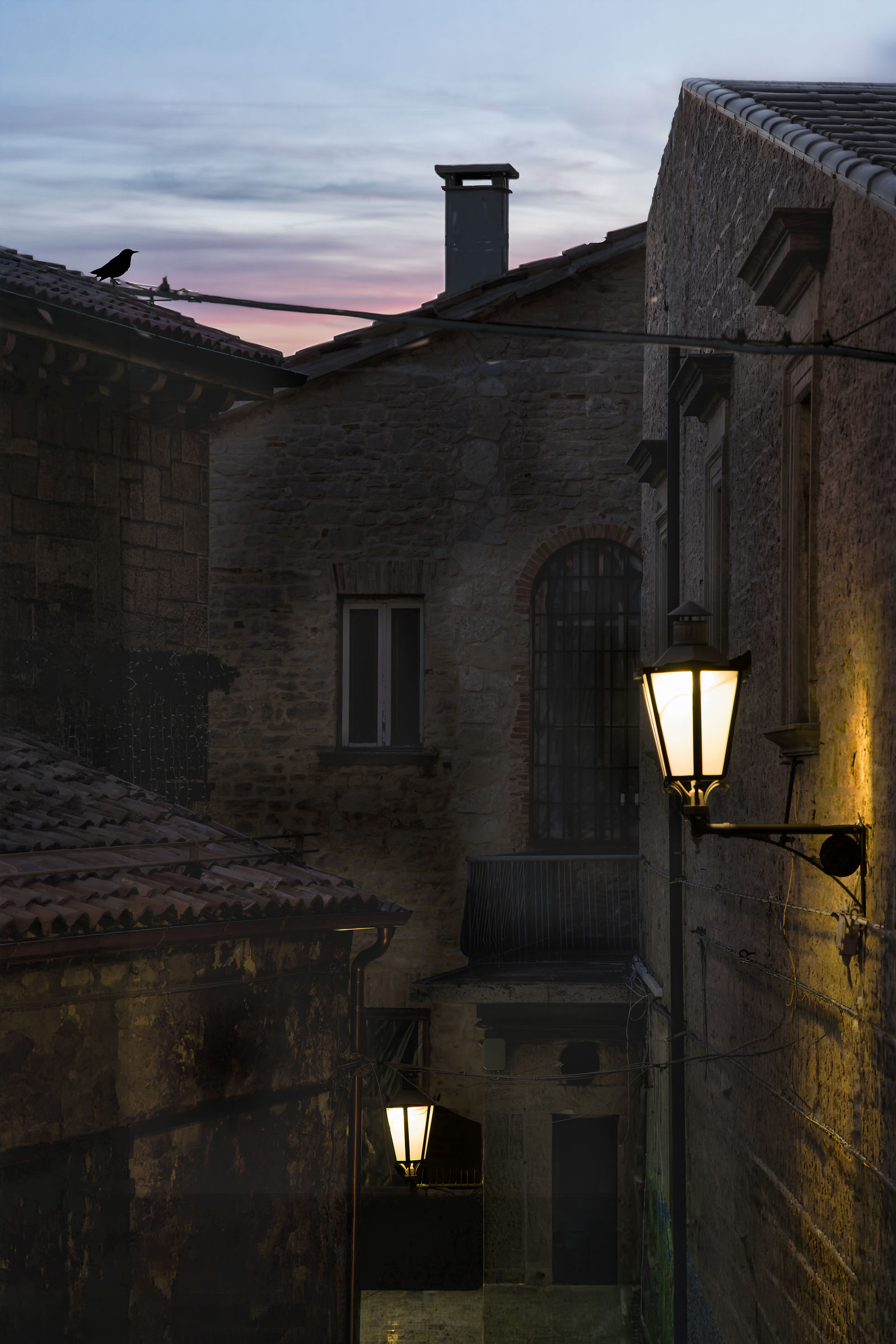 Luci tra le case del borgo