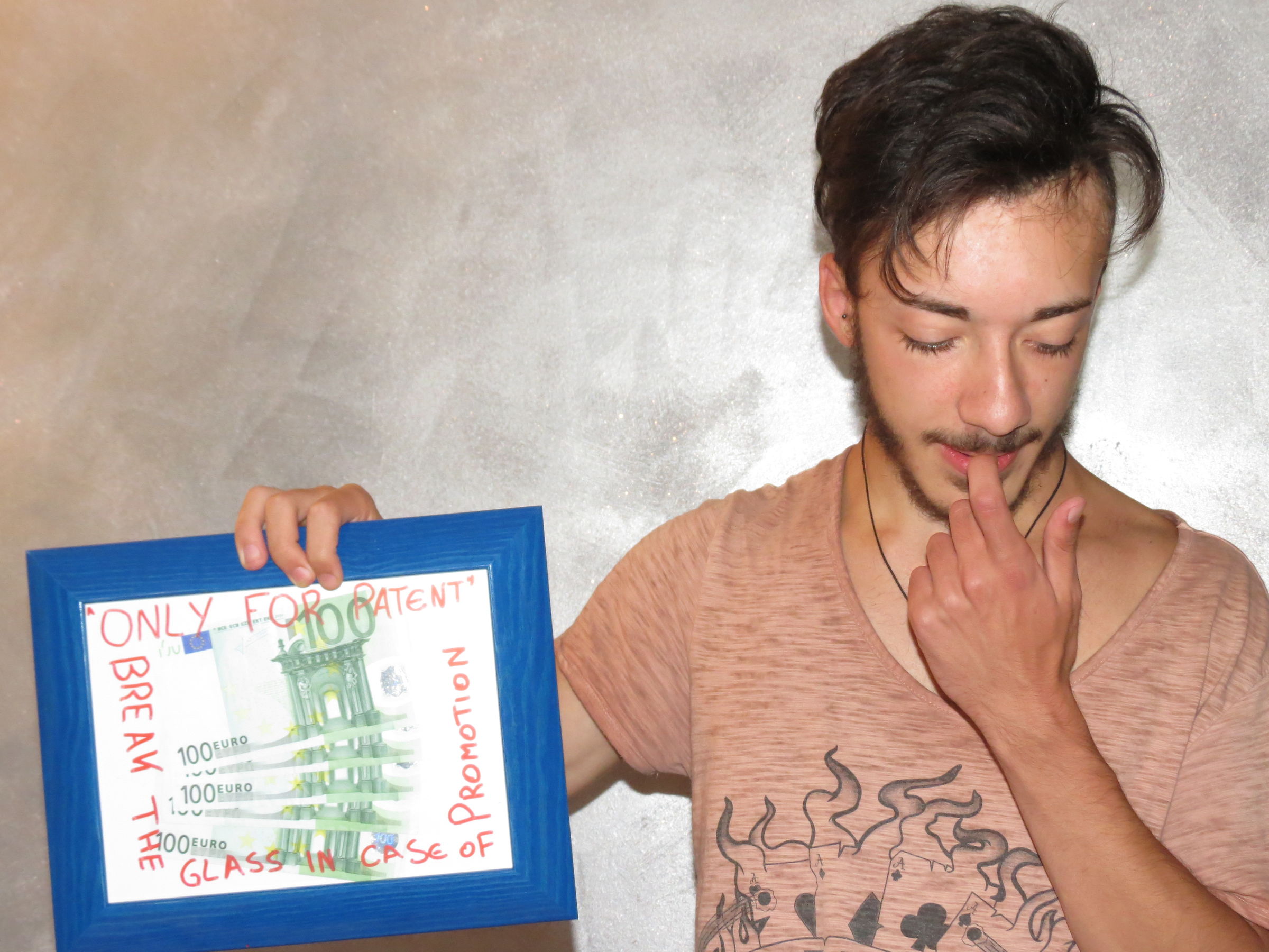 OK, qua serve un'idea alla Lupin-III.