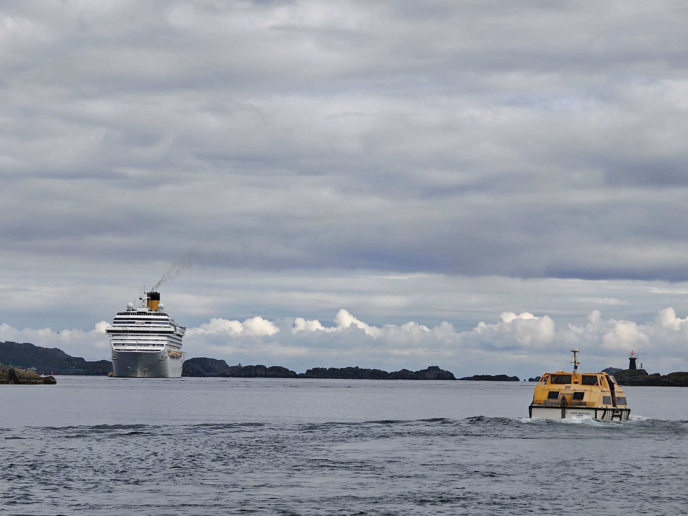 Observing ship from land (lofoten islands)