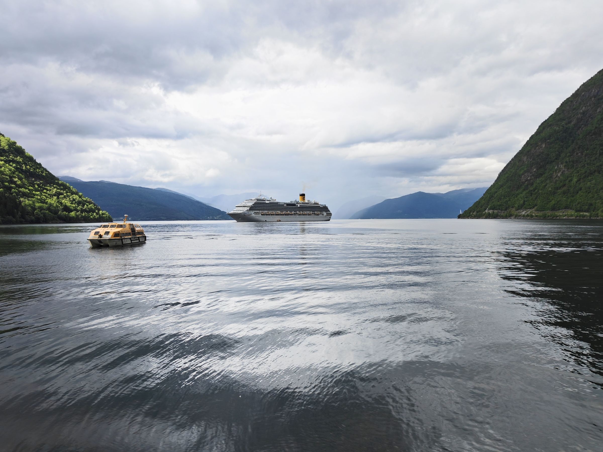 The ship inside the fjords