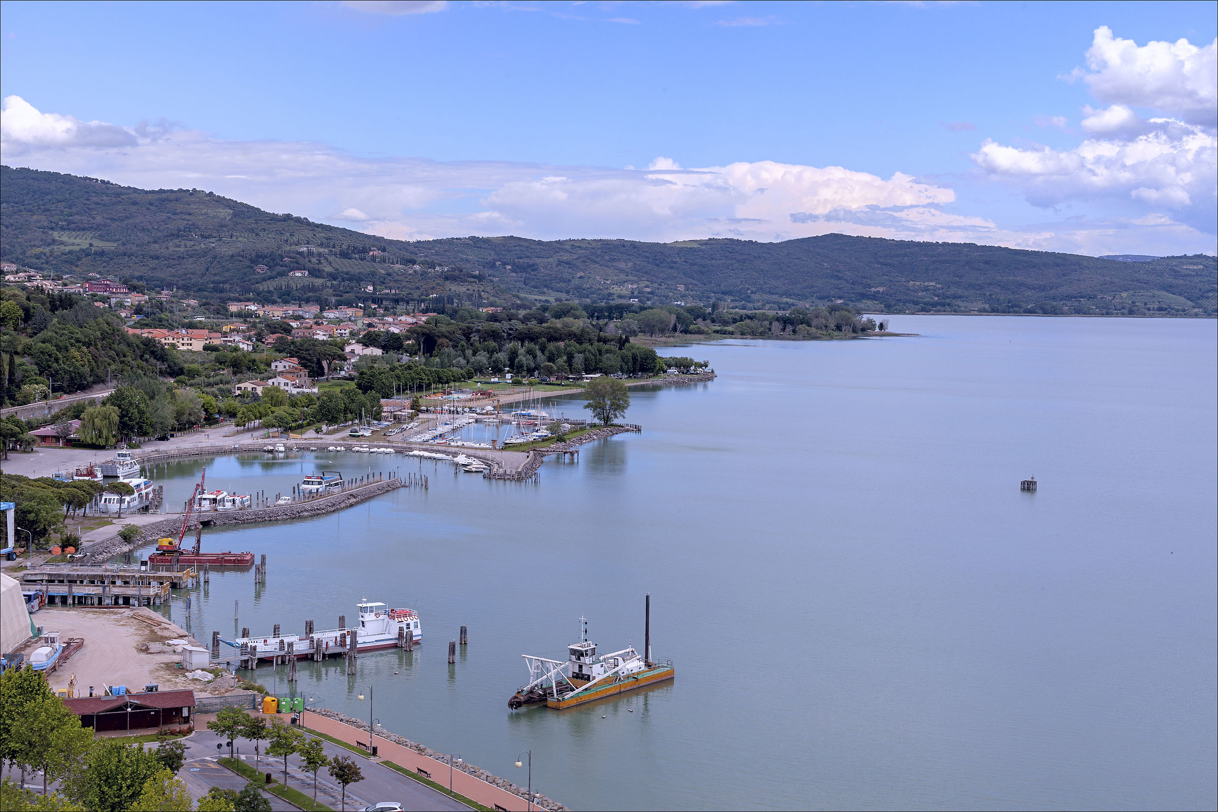 Lago!