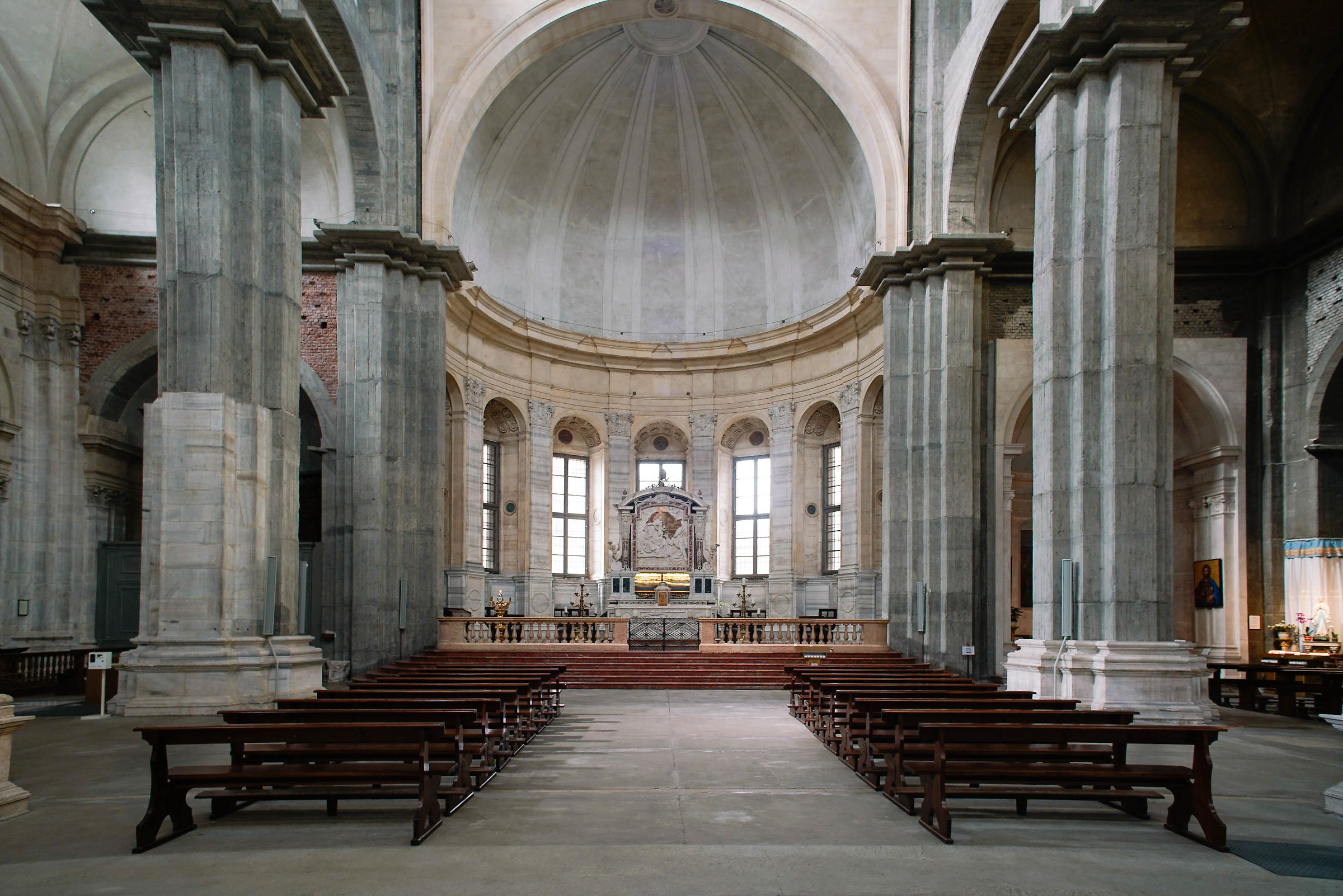 Cattedrale di Pavia altare di San Siro Vescovo
