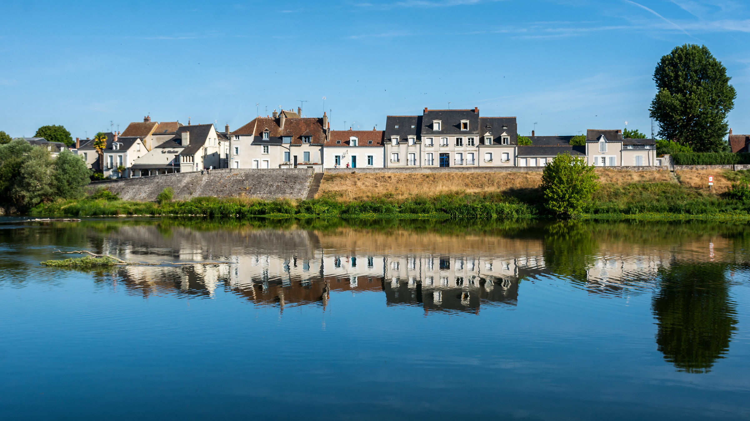 Reflections on the Loire