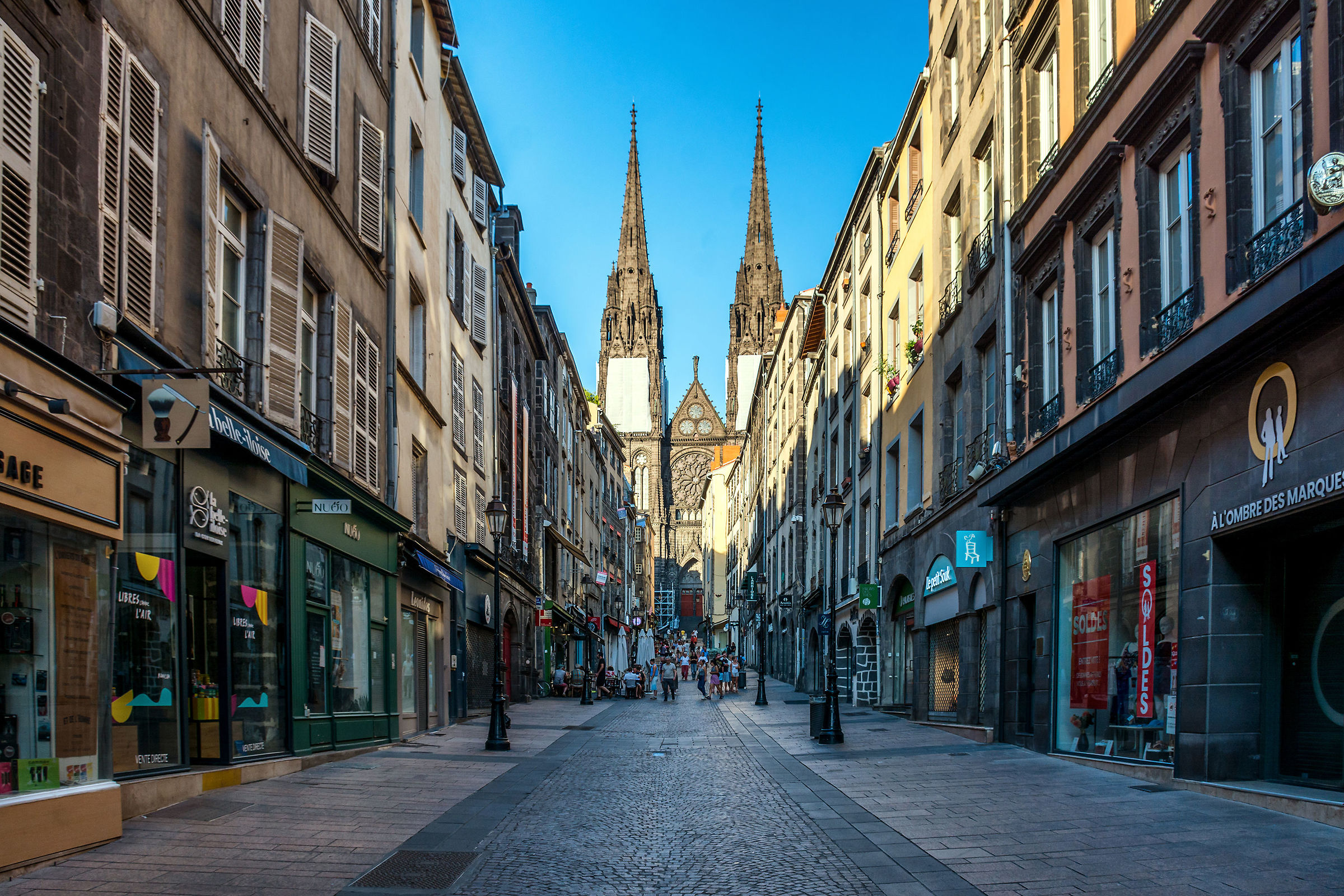 Going up to the cathedral of Clermont-Ferrand