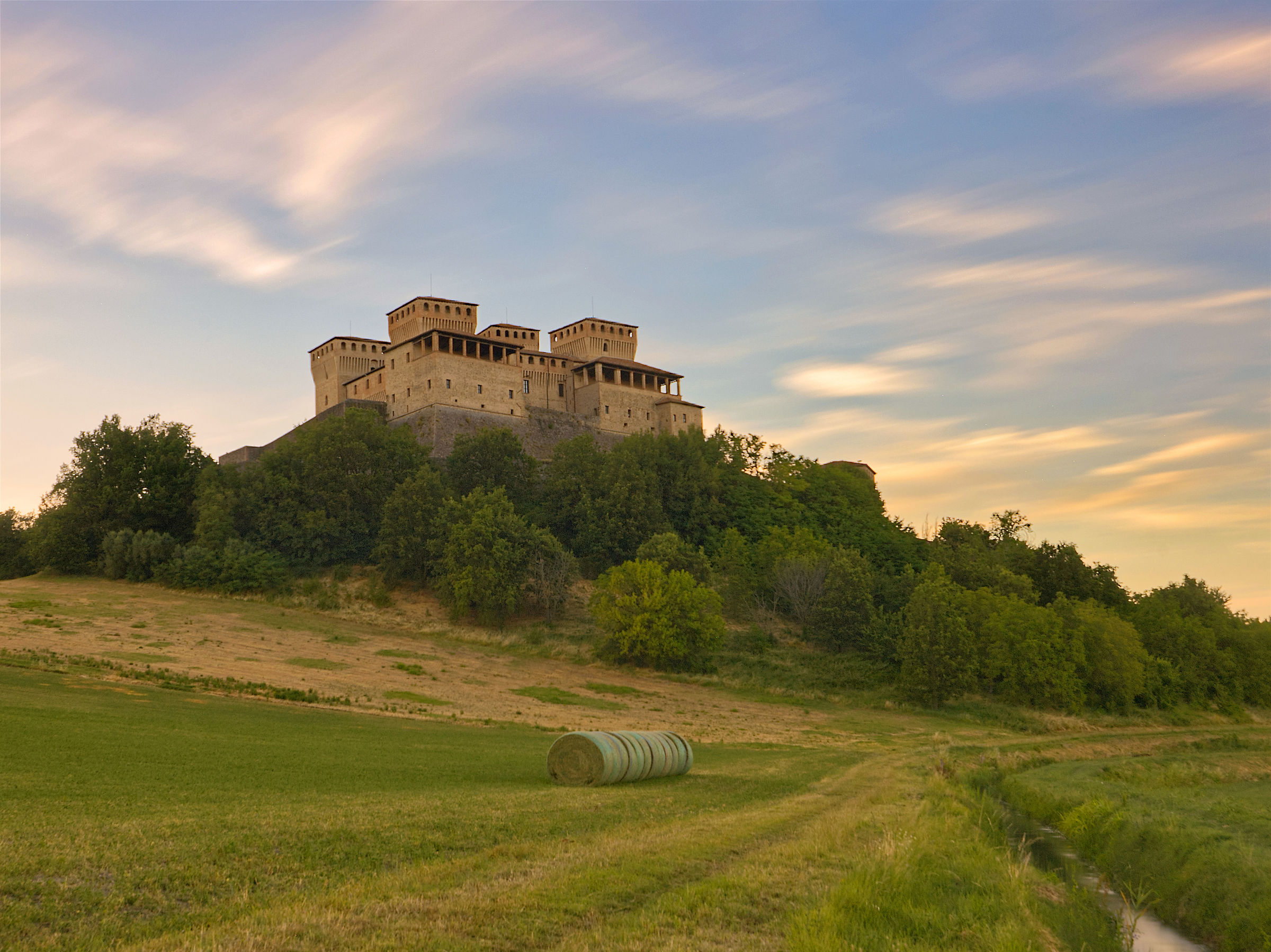 Torrechiara, pennellate di nuvole