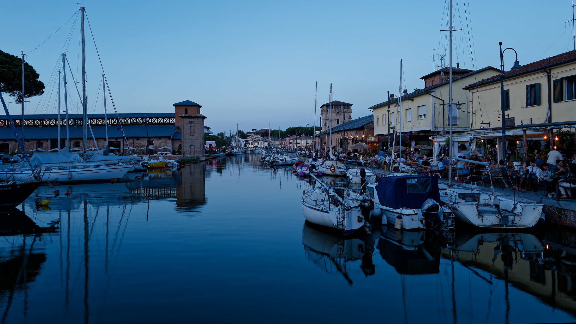 Ora blu al porto canale