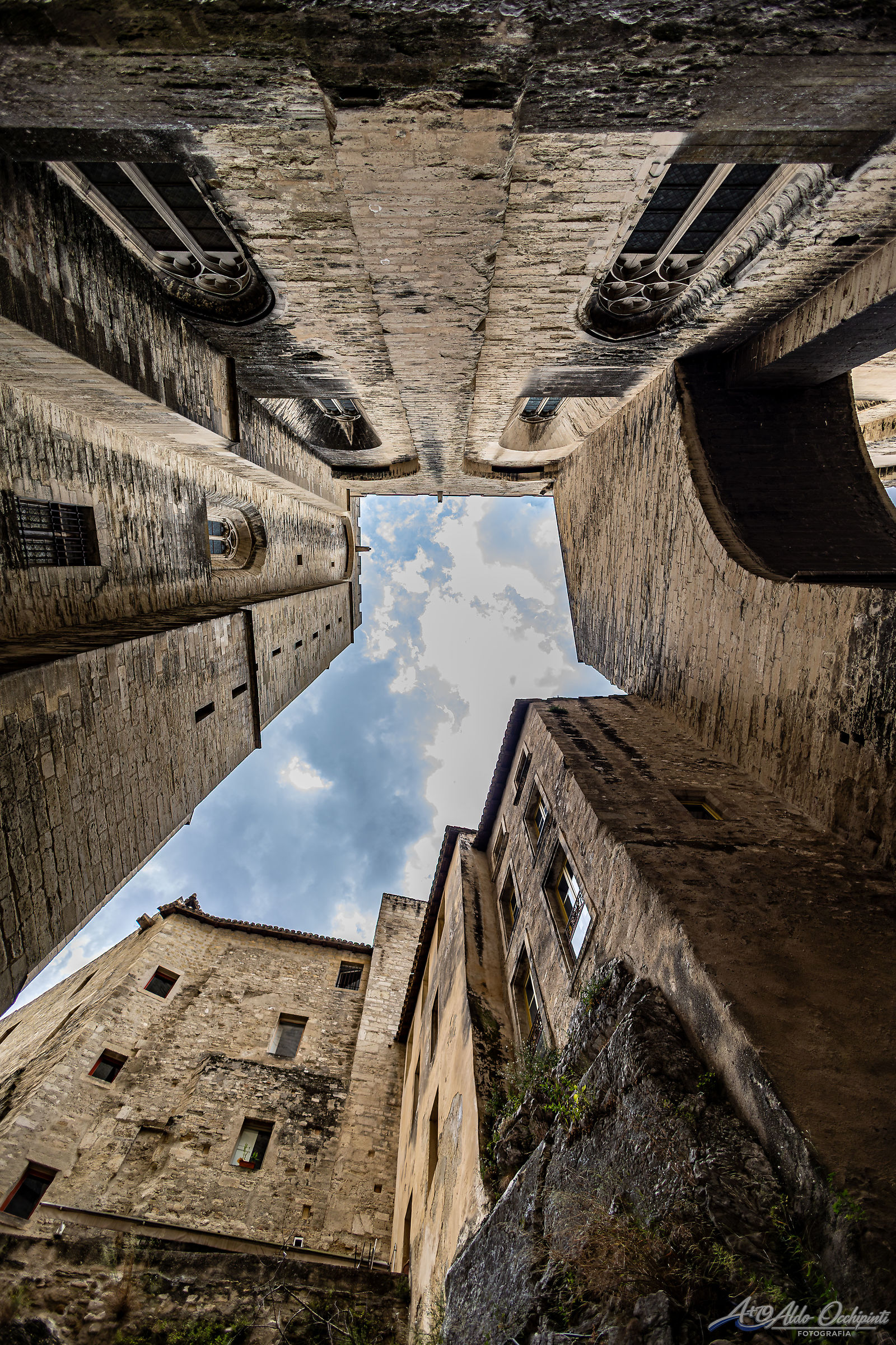 Vers le ciel du Palais des Papes