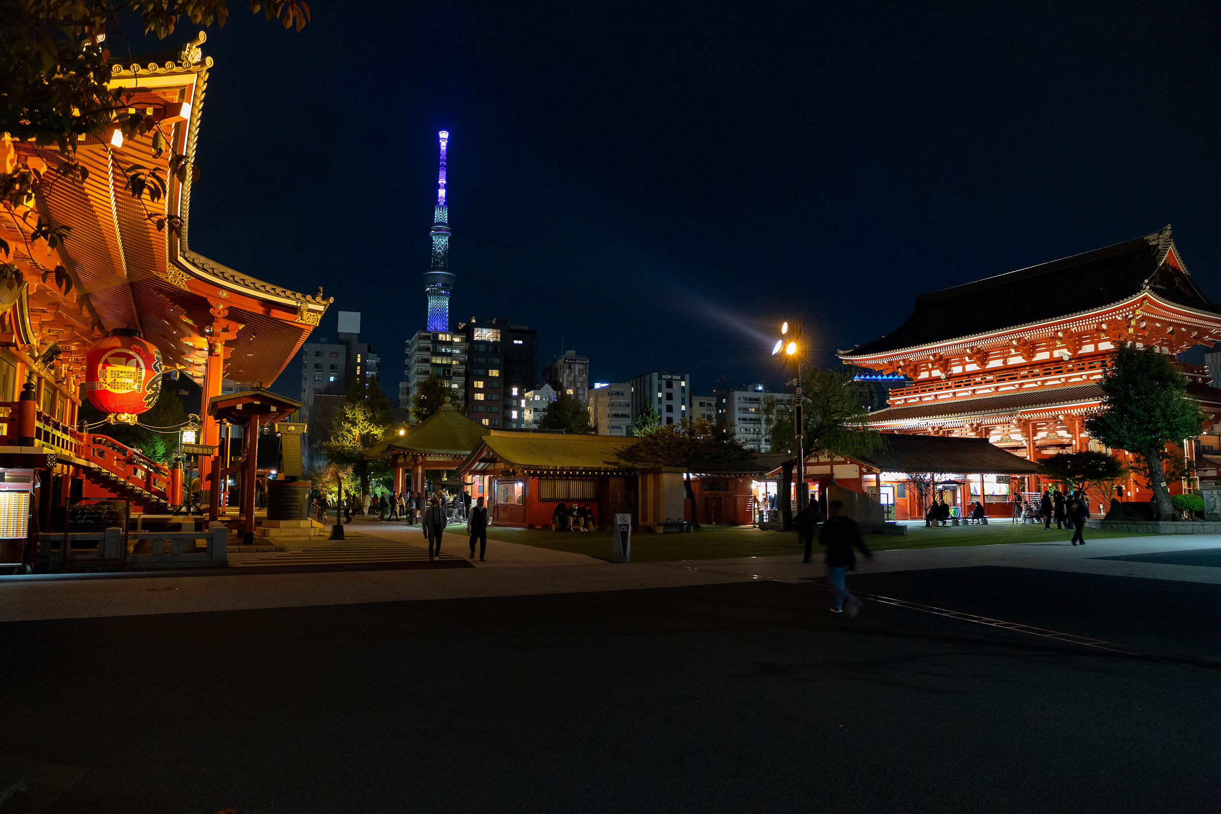 Asakusa by night (Tokyo)