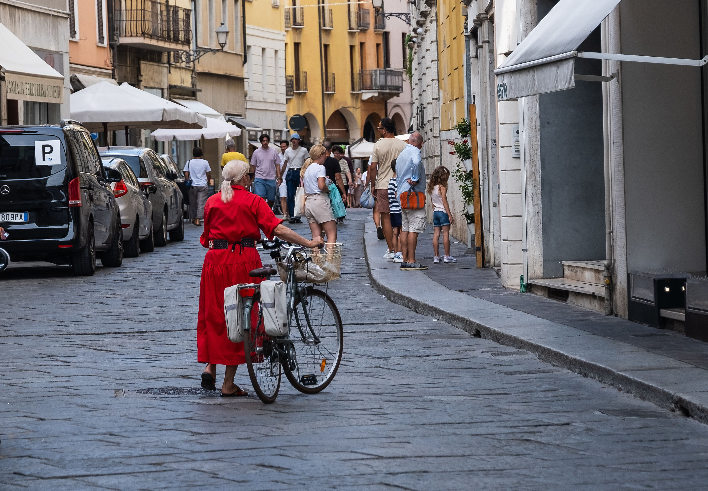 La donna in rosso