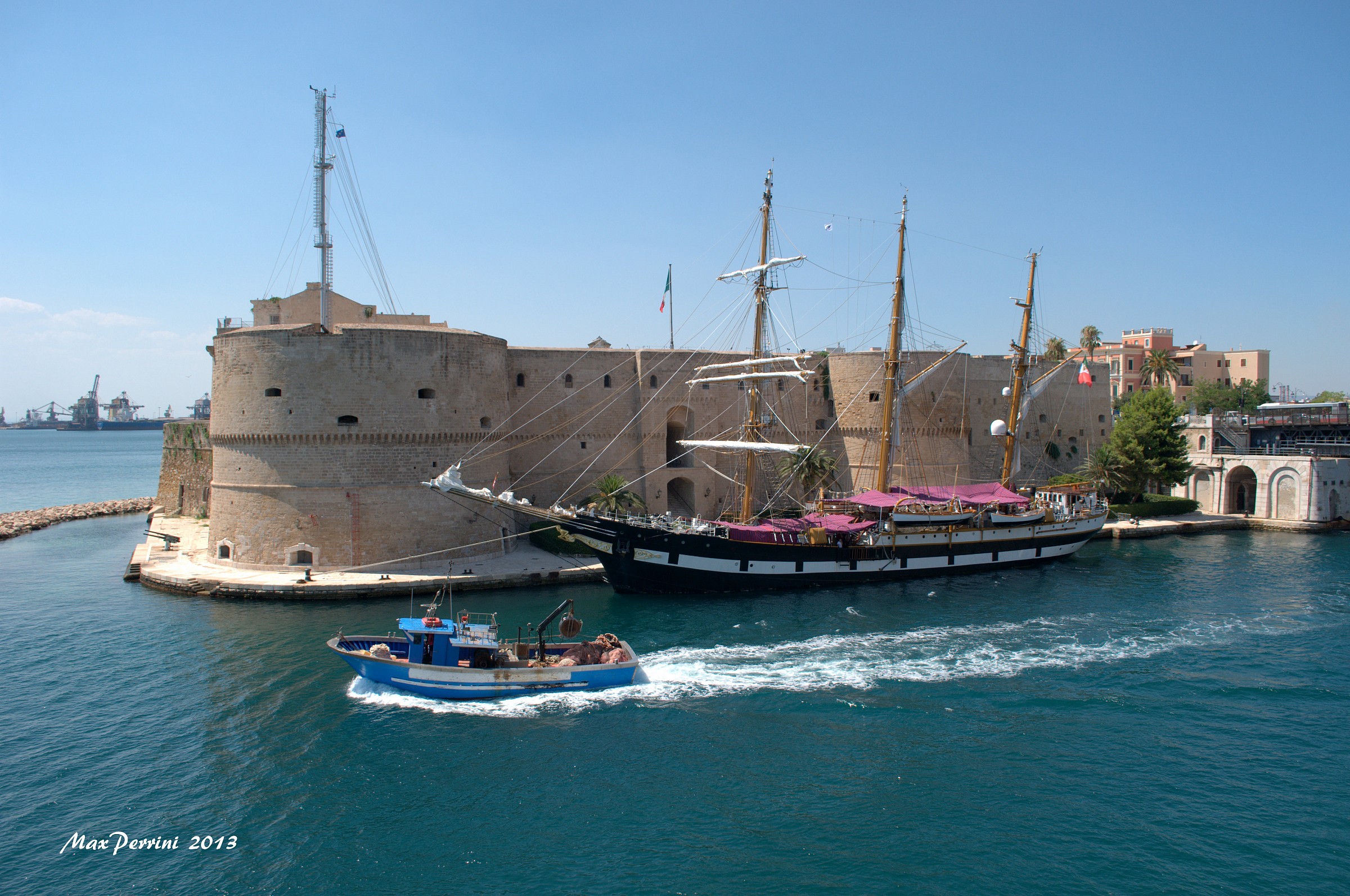 Ship Palinuro in Taranto