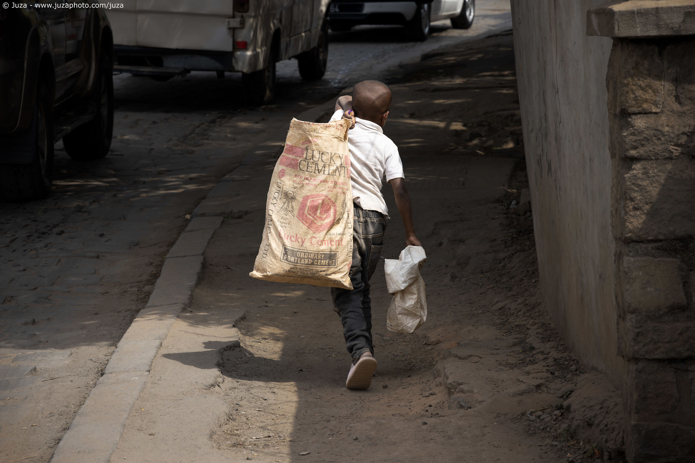 Lucky Cement, Antananarivo