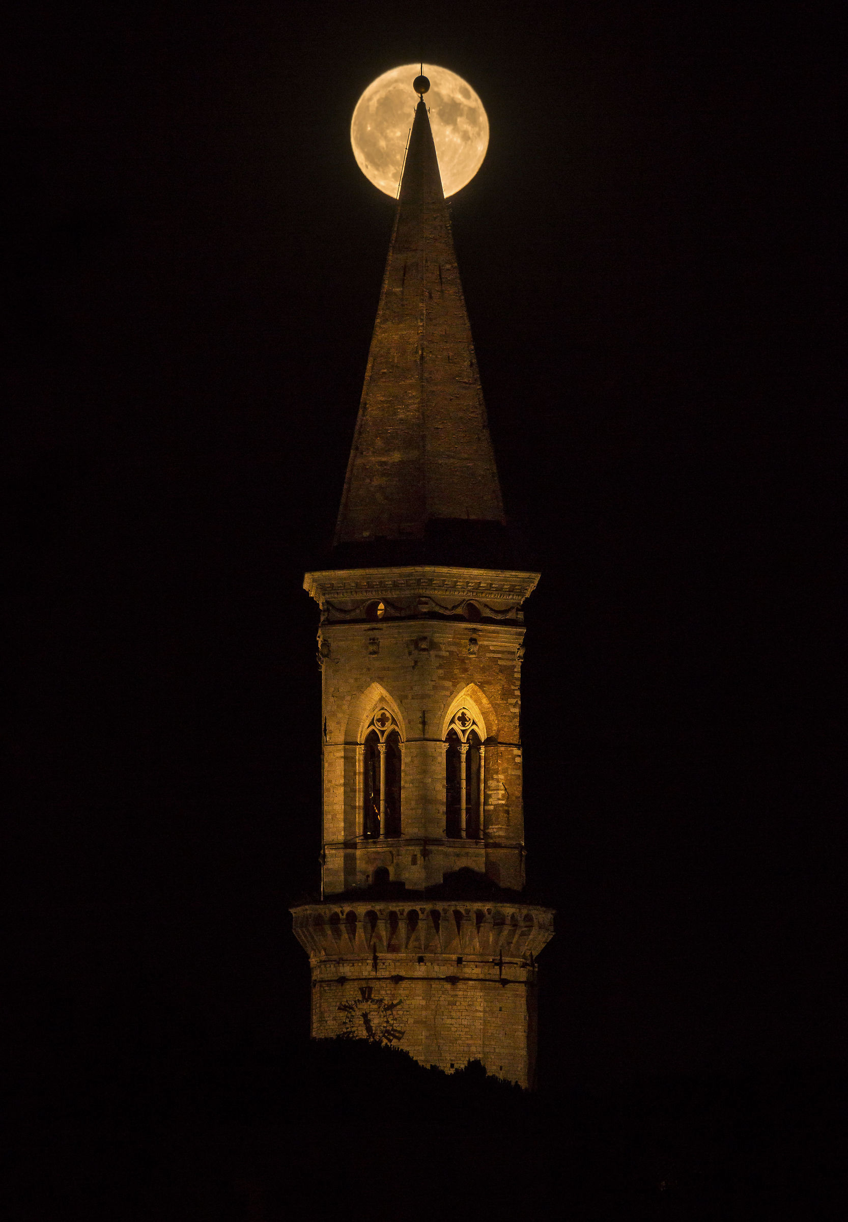 San Pietro e la Luna , Perugia