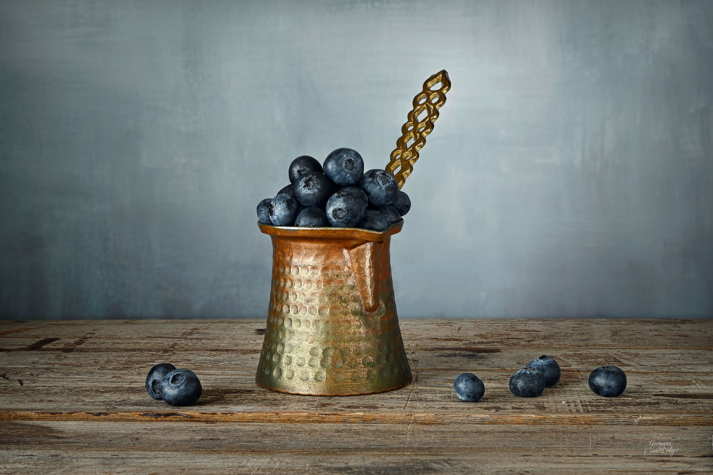 Blueberries in cezve