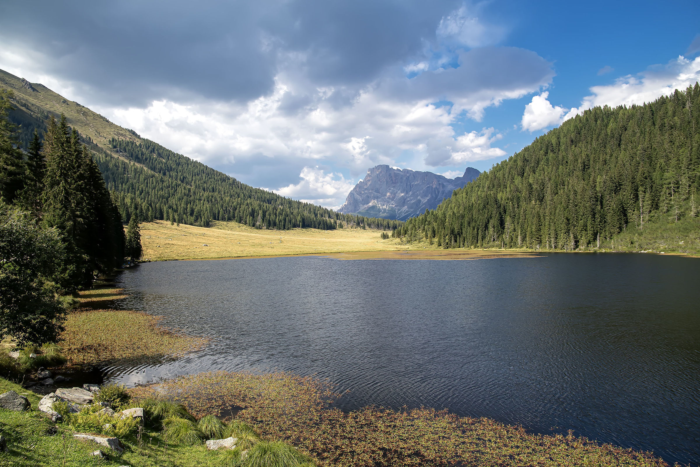 Lake Calàita