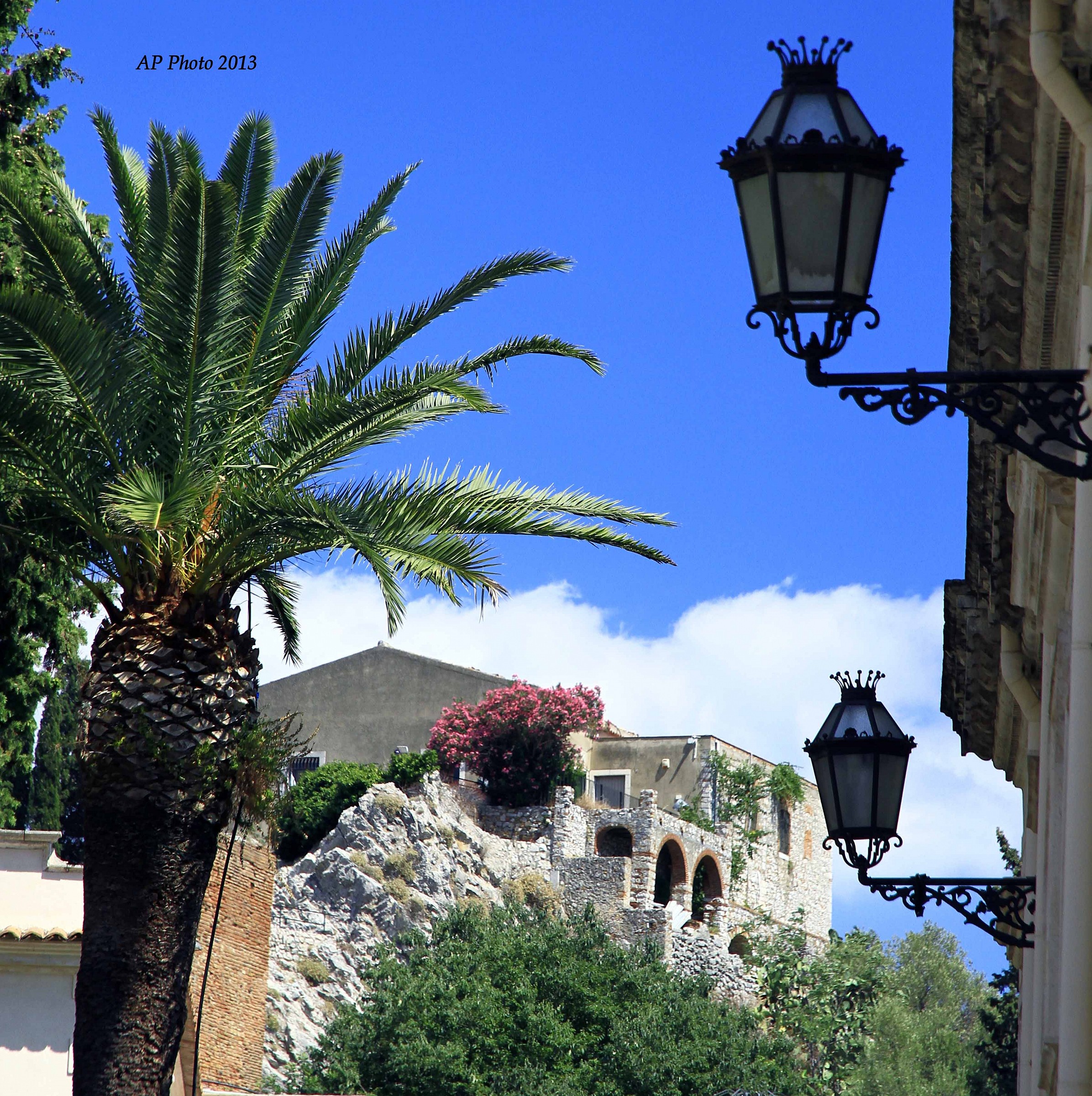 Streetlights-Taormina (Me)