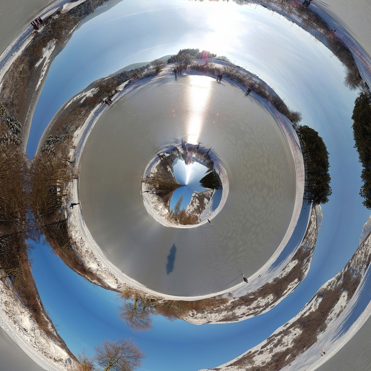 frozen lake (reflection at 360 degrees).