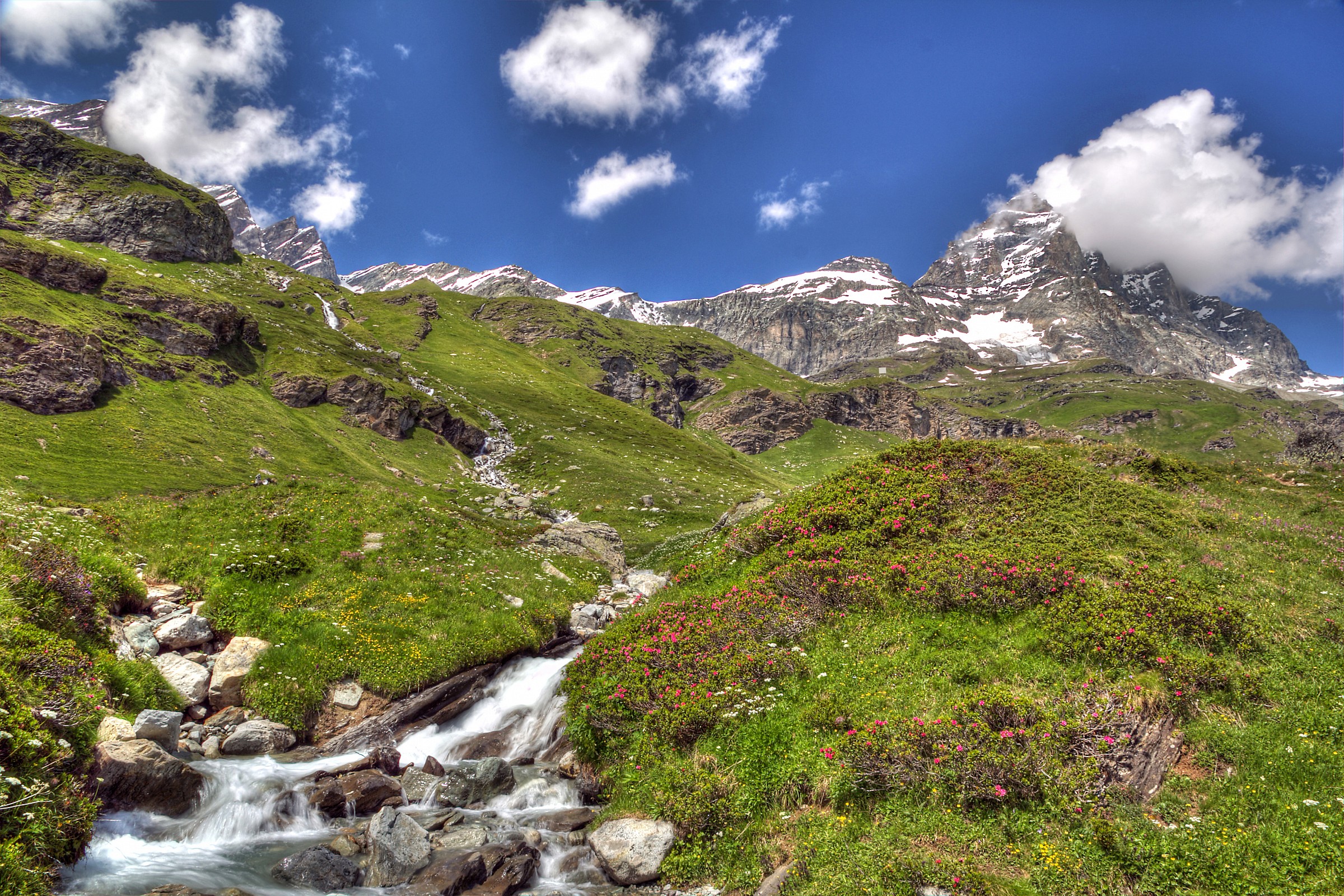 paesaggio alpino in hdr