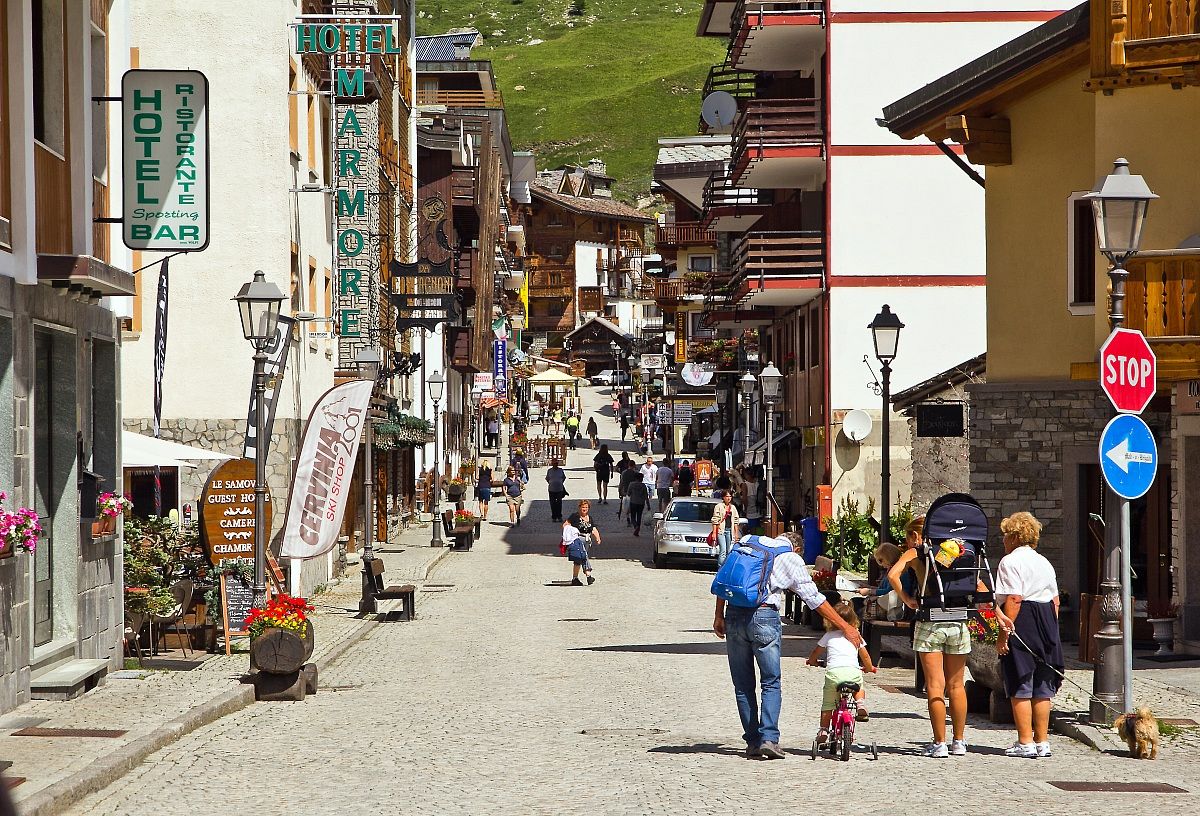 Cervinia main street
