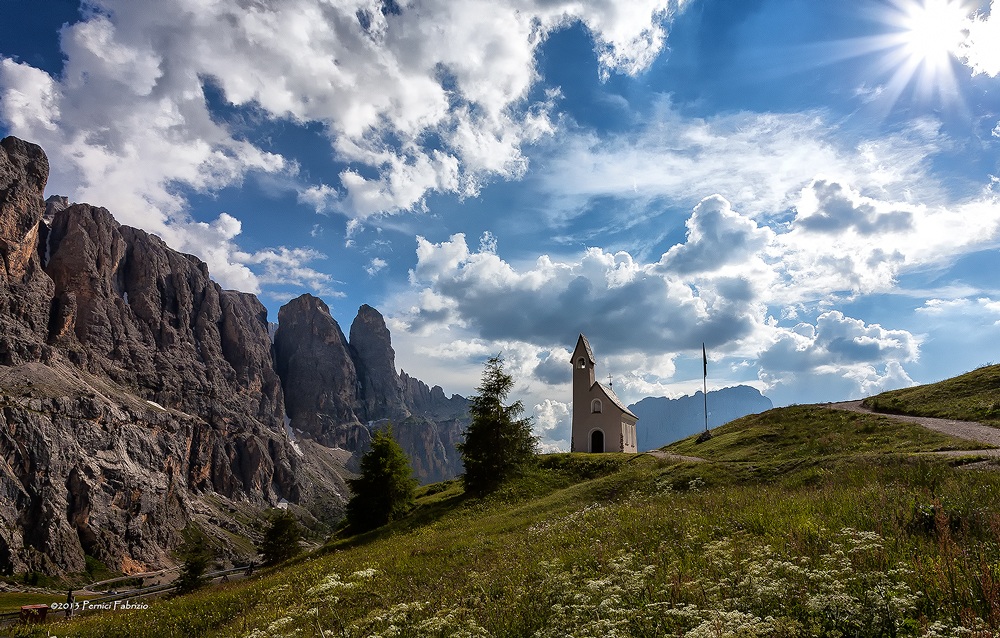 Chiesina al passo Gardena - Dolomiti