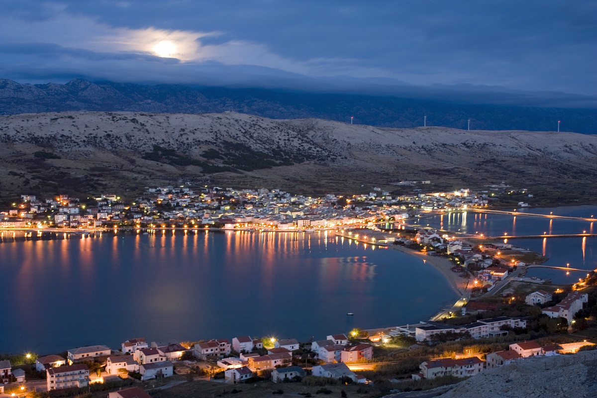 Pag by night - Croazia