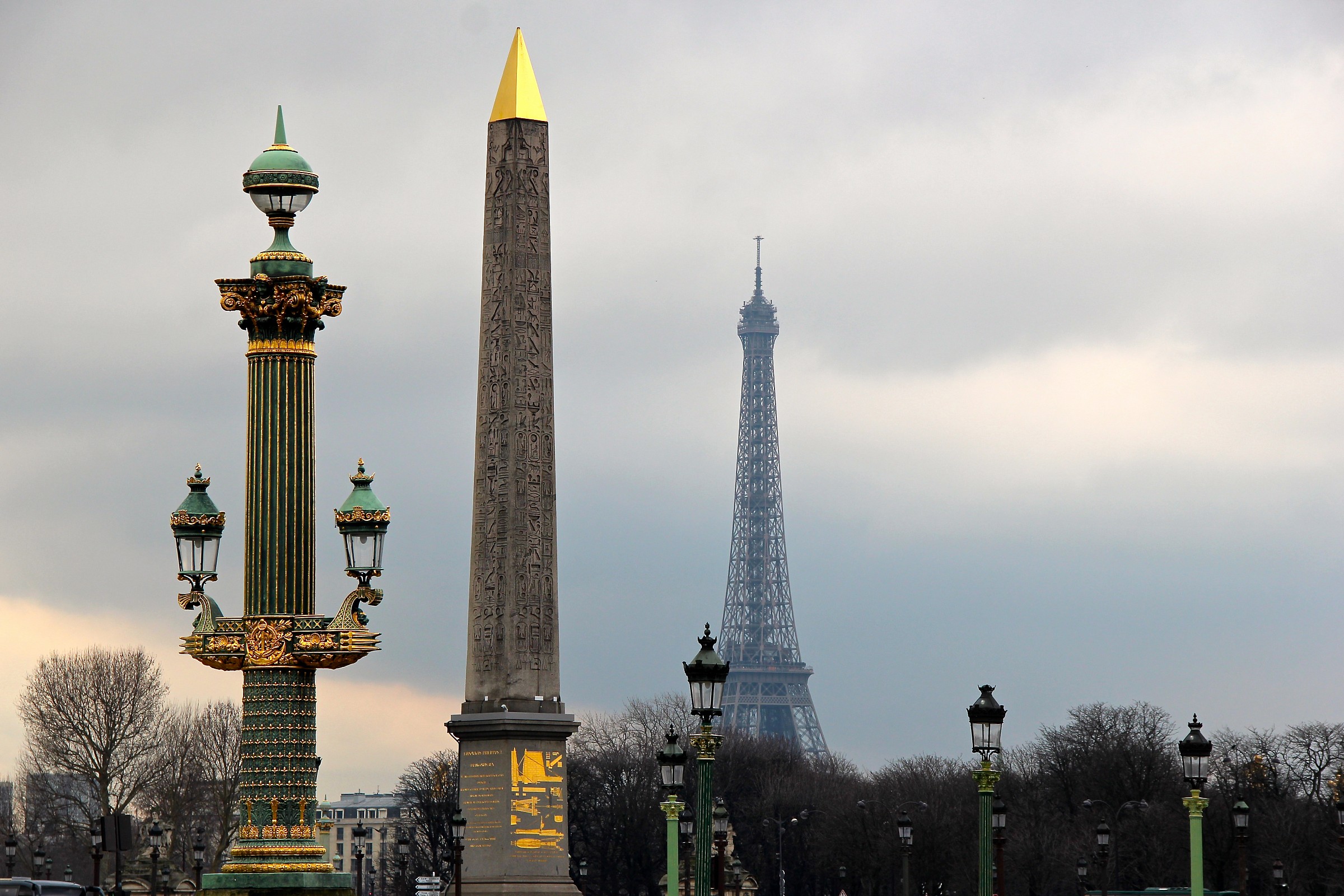 tris in place de la concorde