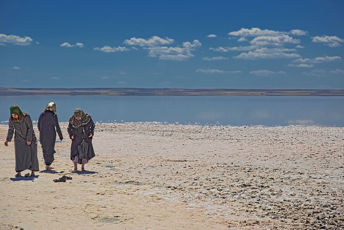 Three steps on the Salt Lake (Turkey)