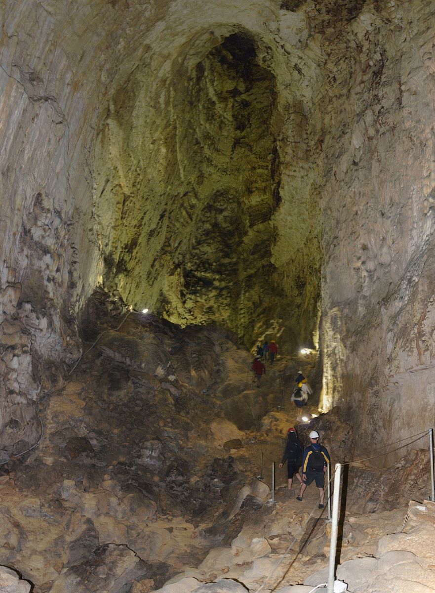 Inside the cave of Monte Cucco. (4)