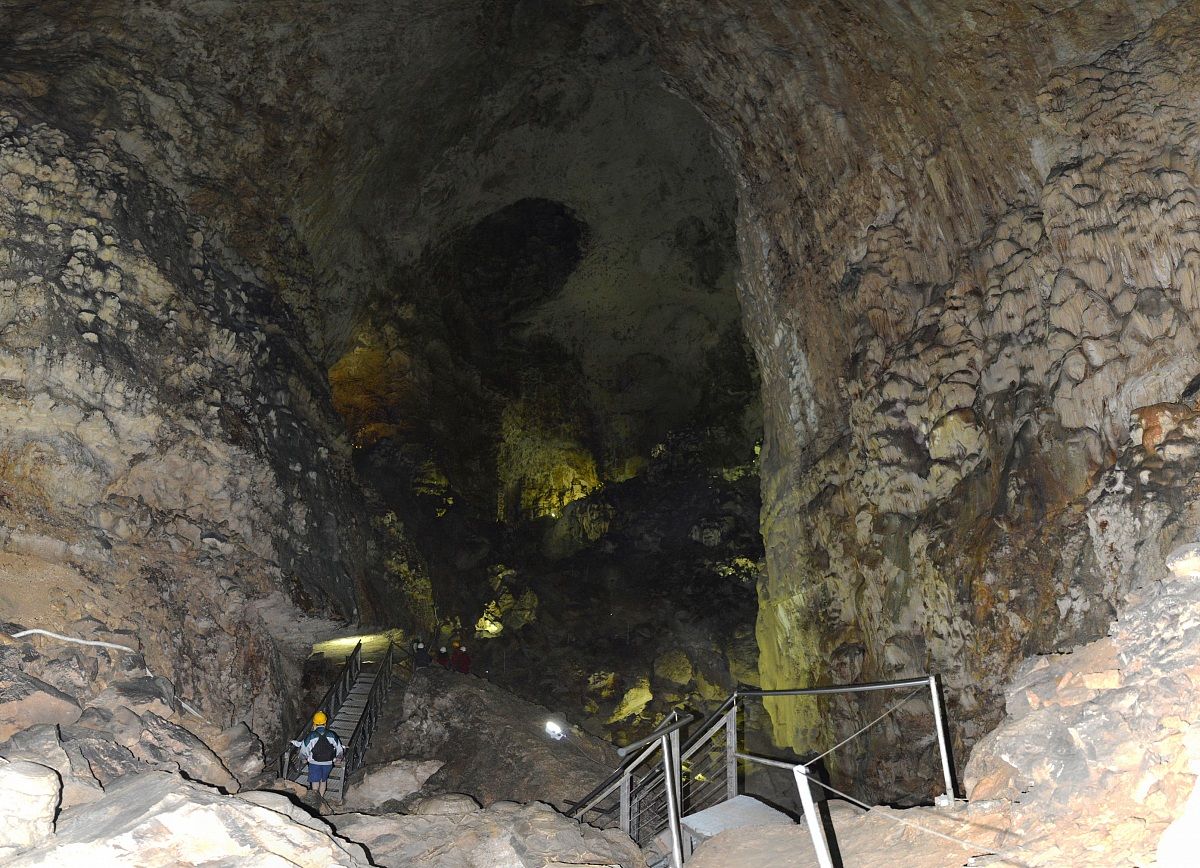 Inside the cave of Monte Cucco. (5)