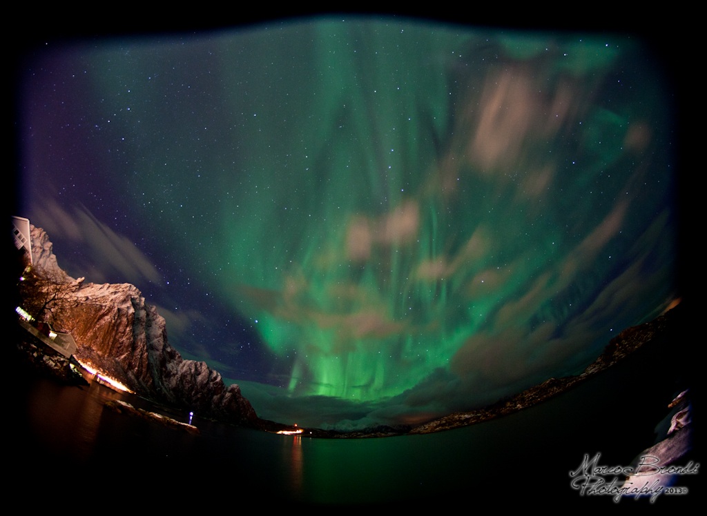 Aurora attraverso un fisheye