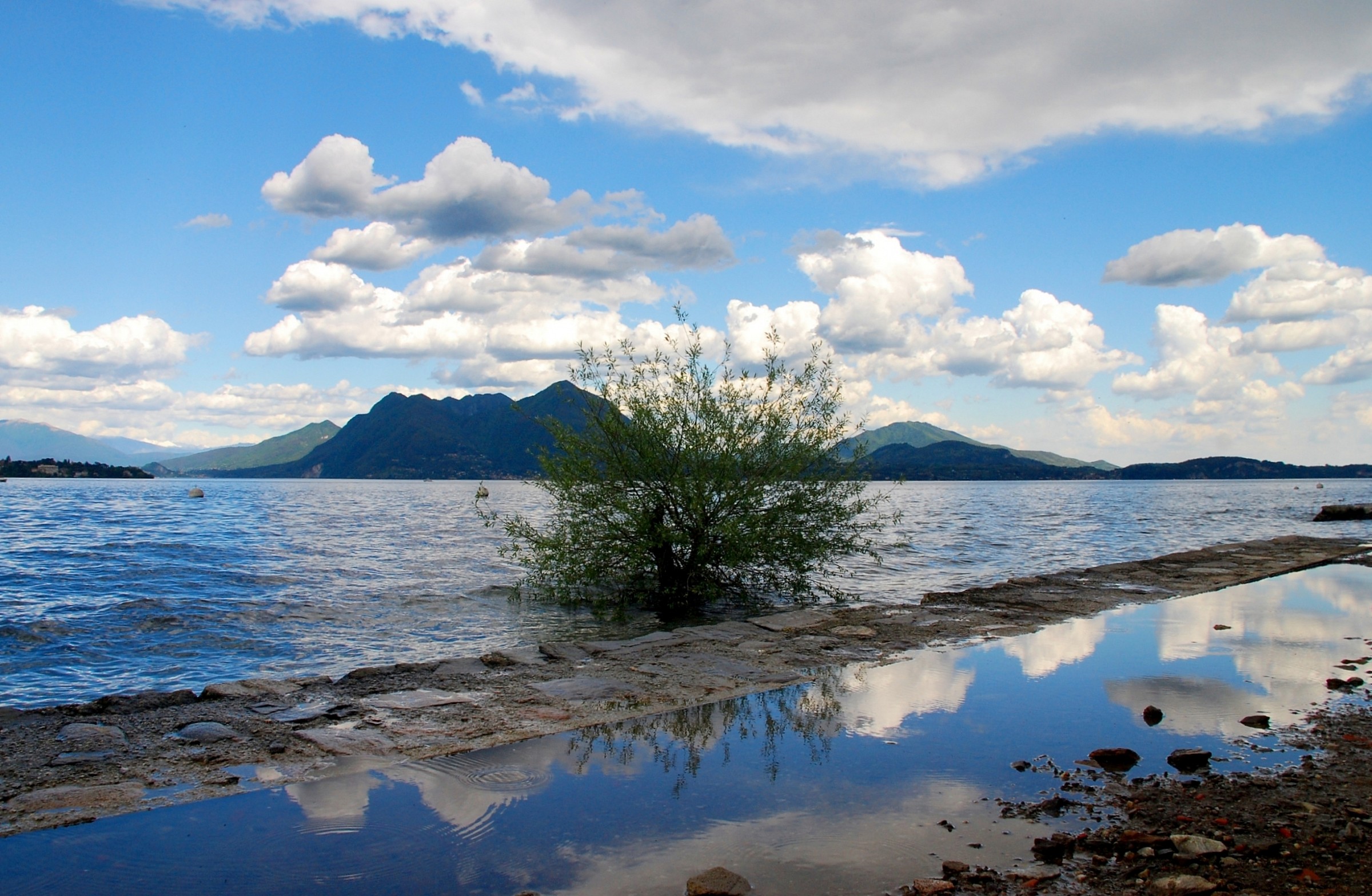 Riflessi sull'Isola dei pescatori - Lago Maggiore