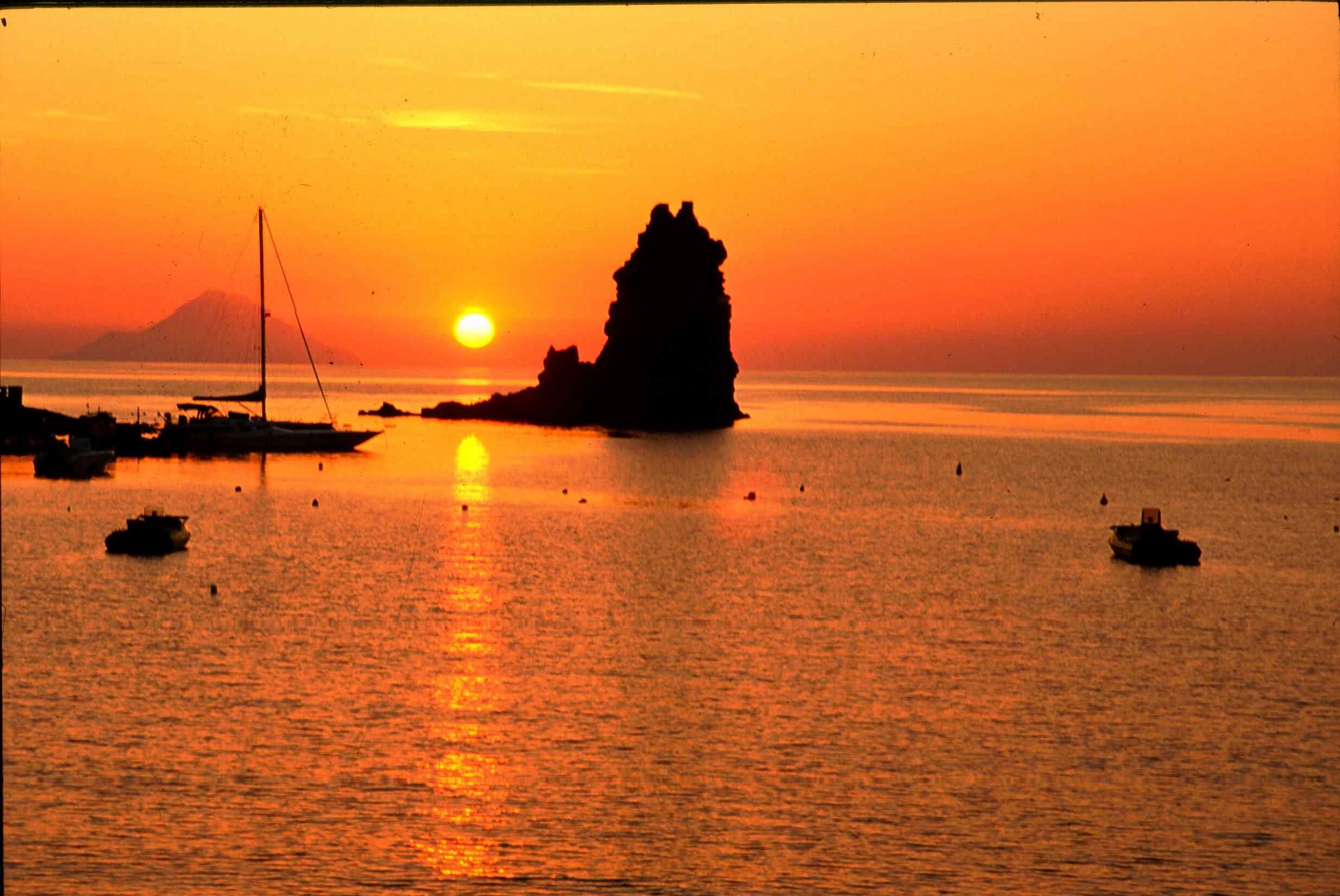 tramonto a vulcano (isole eolie)