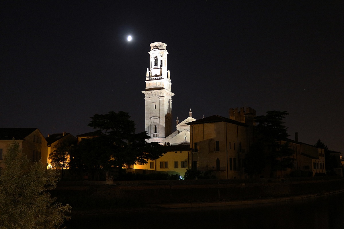 Torre campanaria del Duomo di Verona