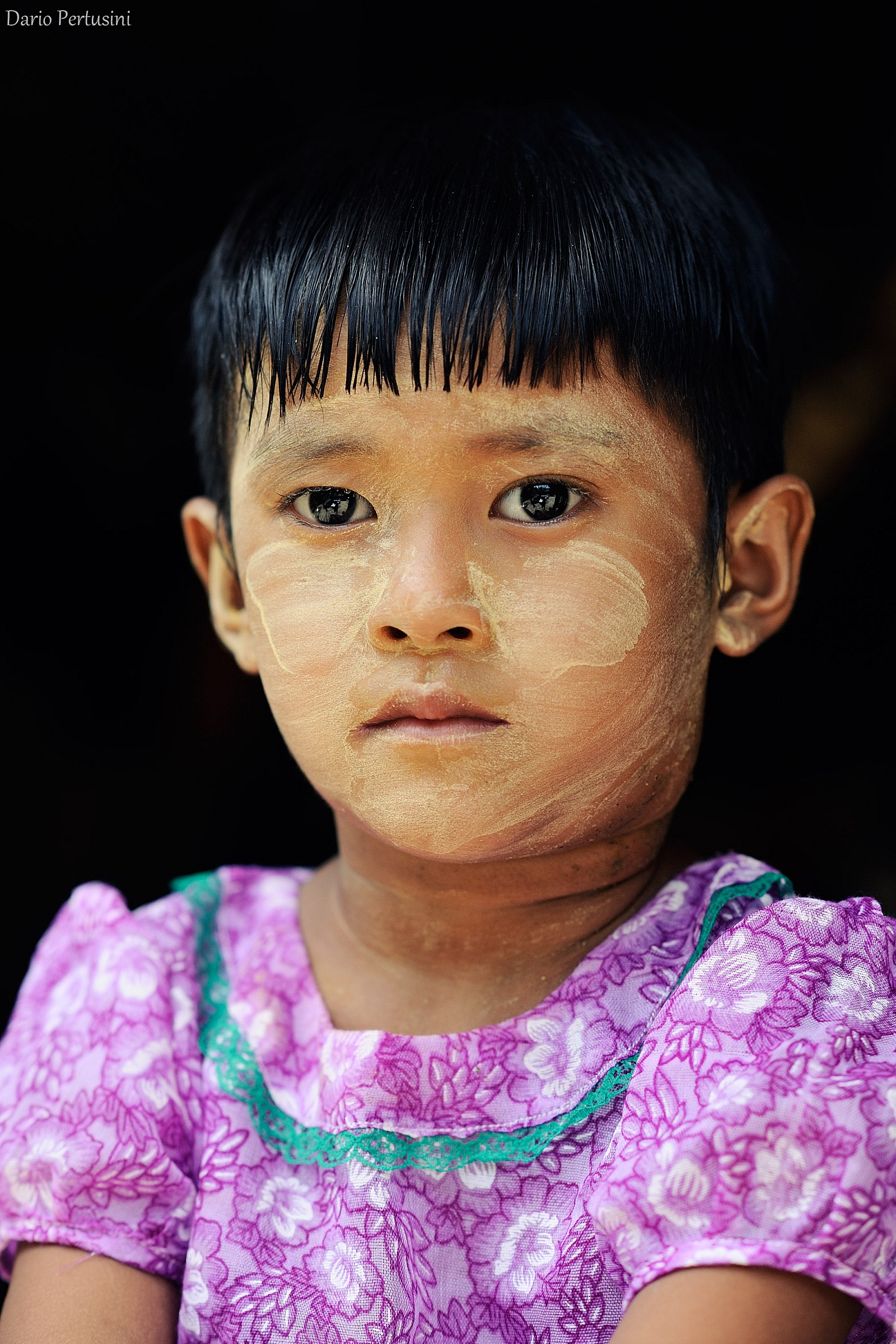 Portrait of girl (Bagan, Myanmar)