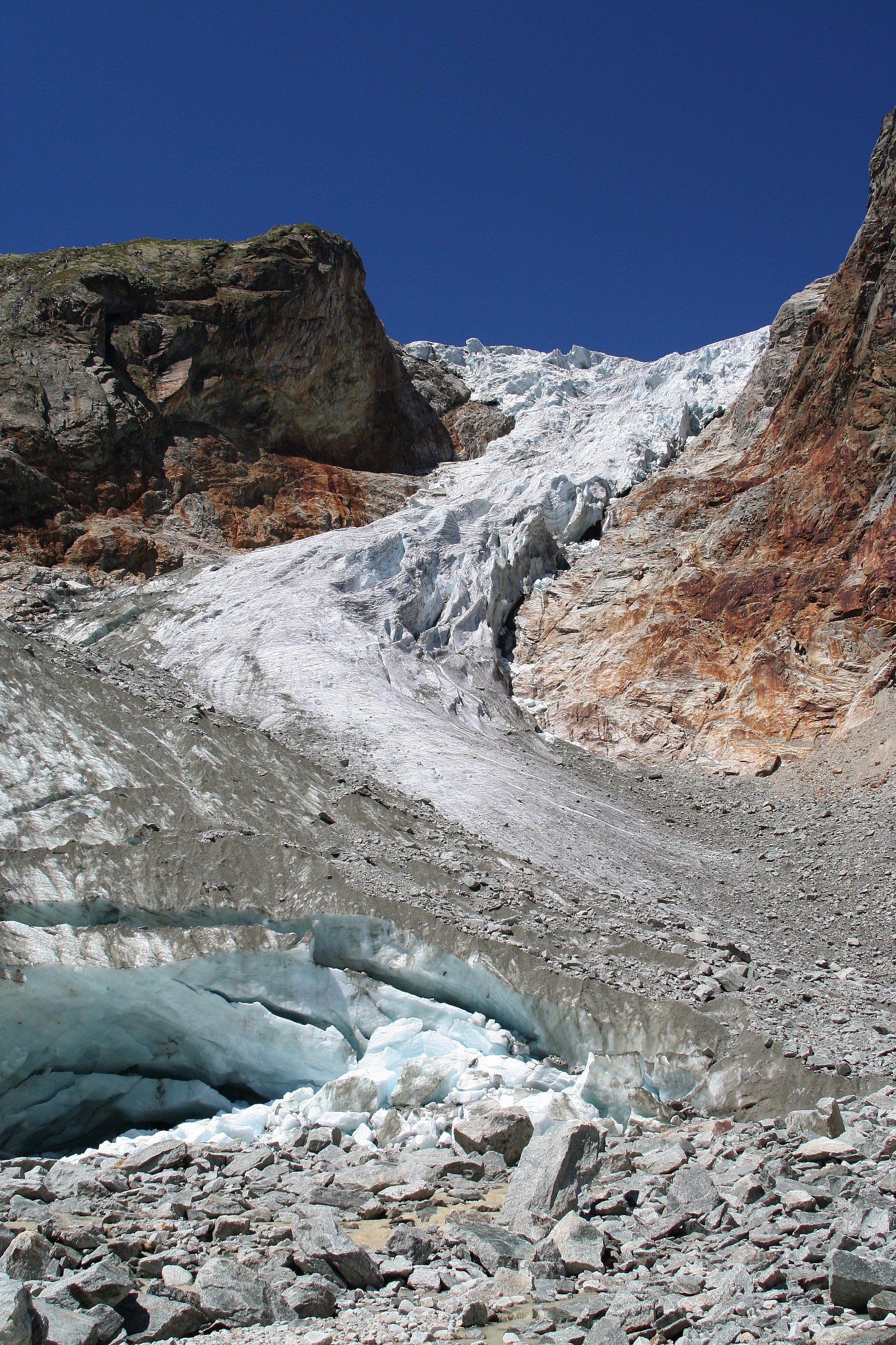 Pré de Bar glacier in Val Ferret