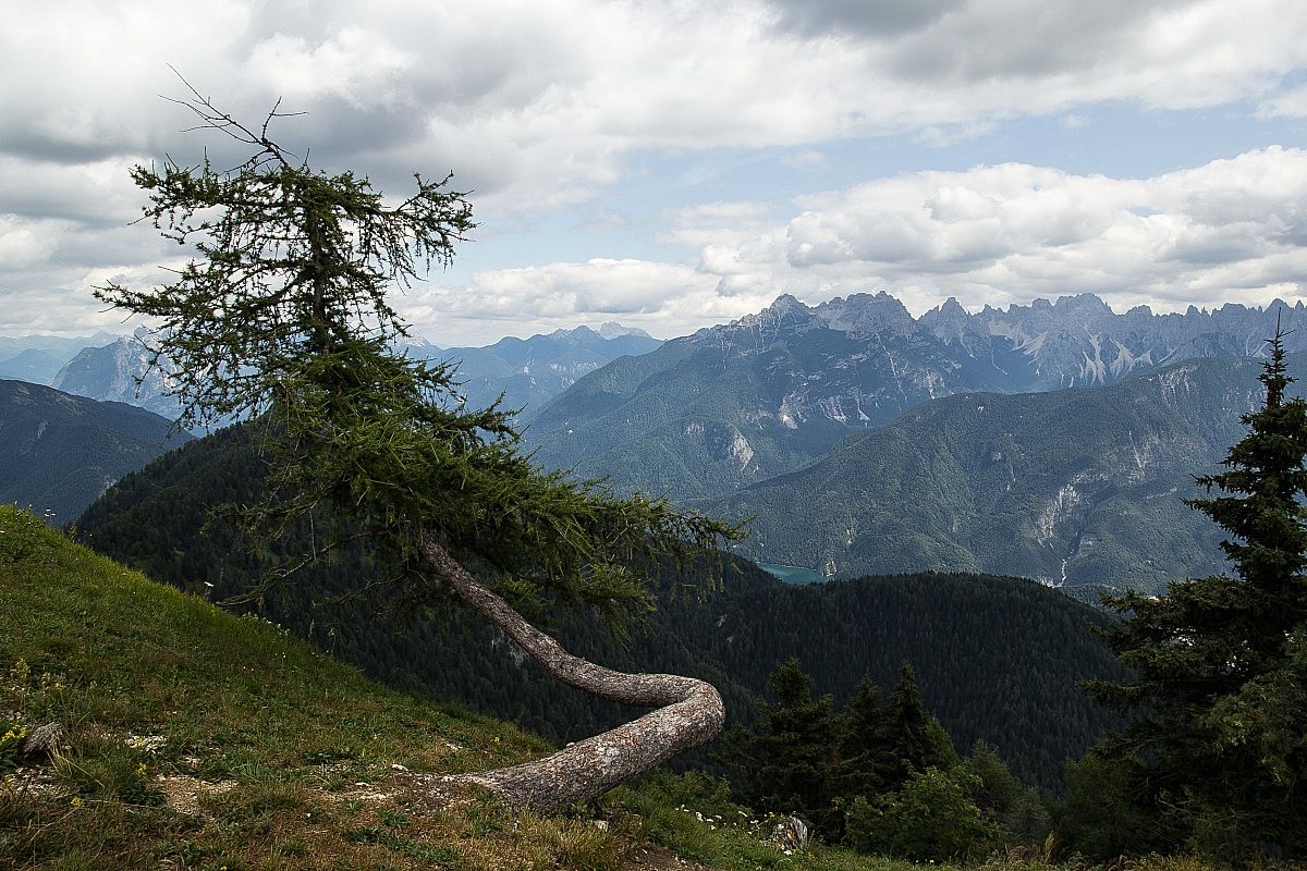 The lookout over the valley