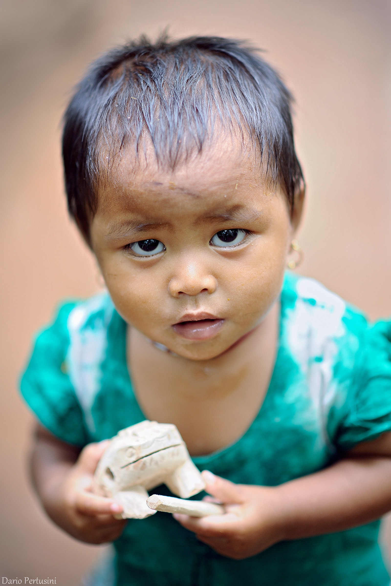 The girl and toy (Inle Lake, Burma)