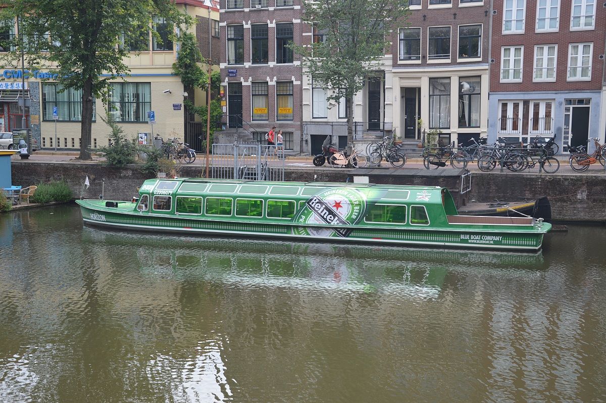 canals in the center. (3)