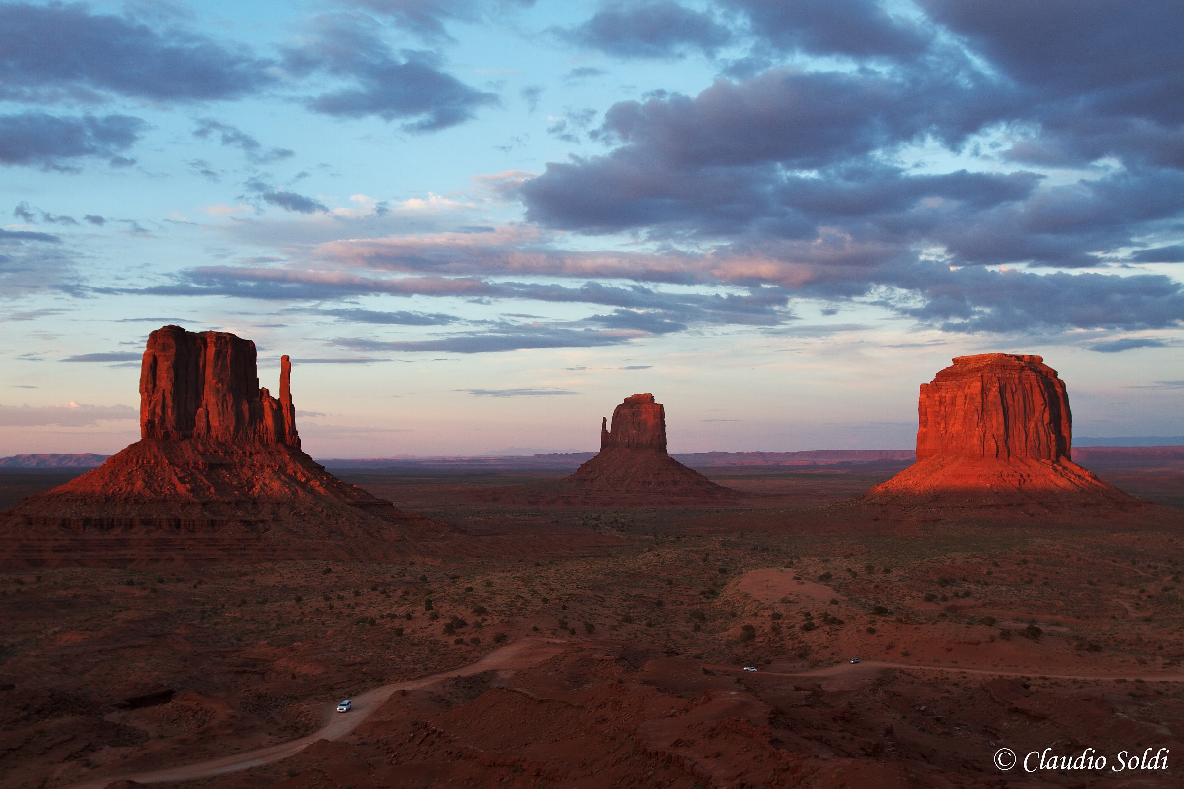 Monument valley sunset