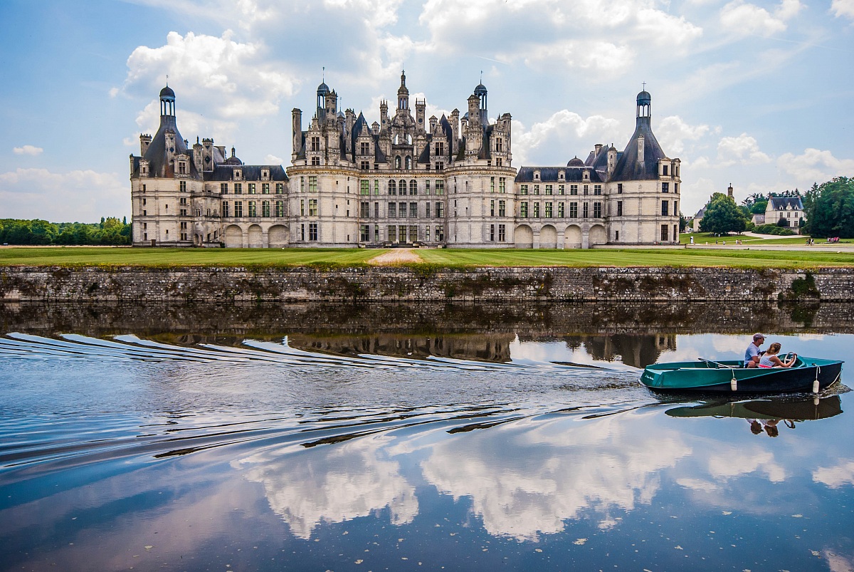 By boat to Chambord
