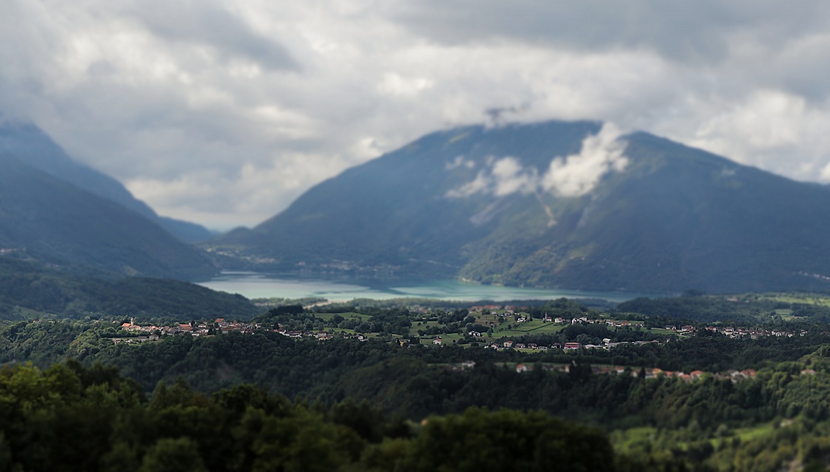Lago di Santa Croce - tilt shift