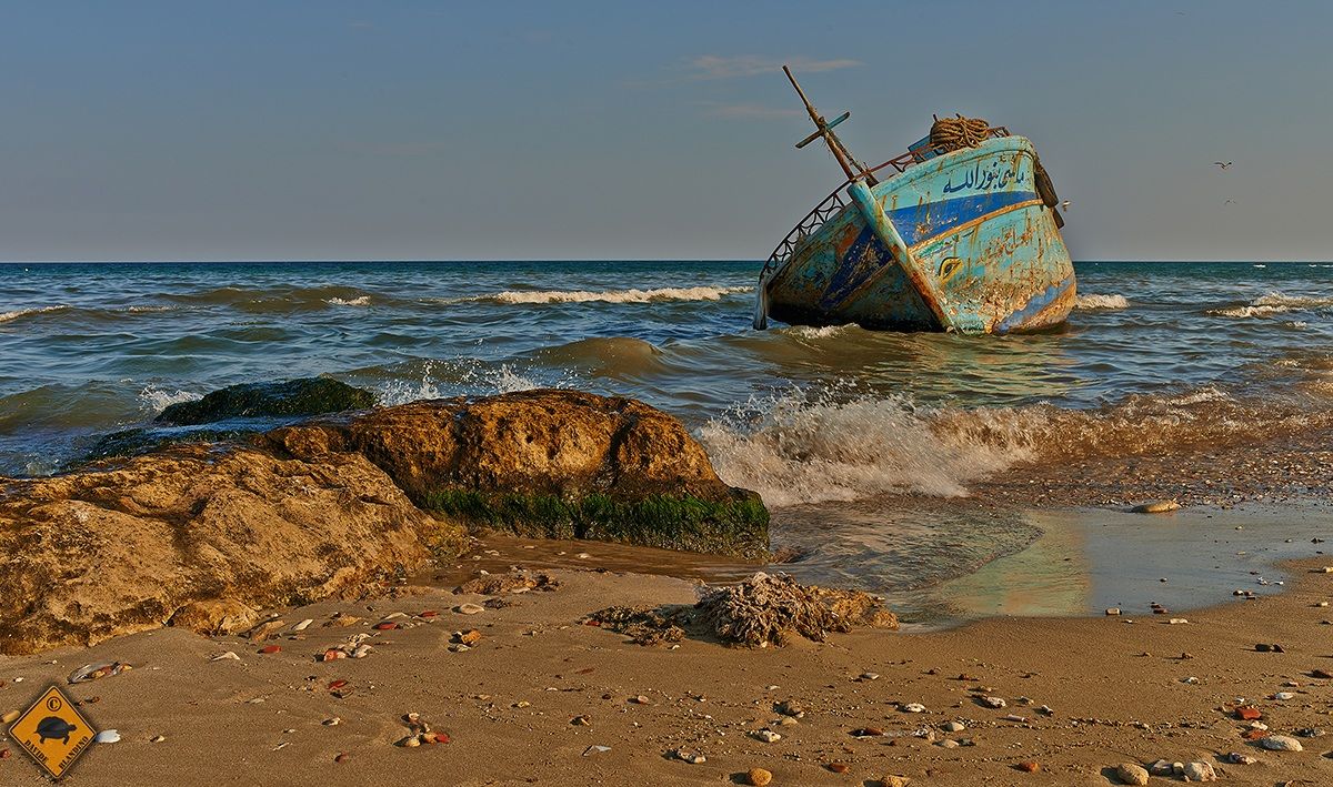 Barge abandoned. Landing run.