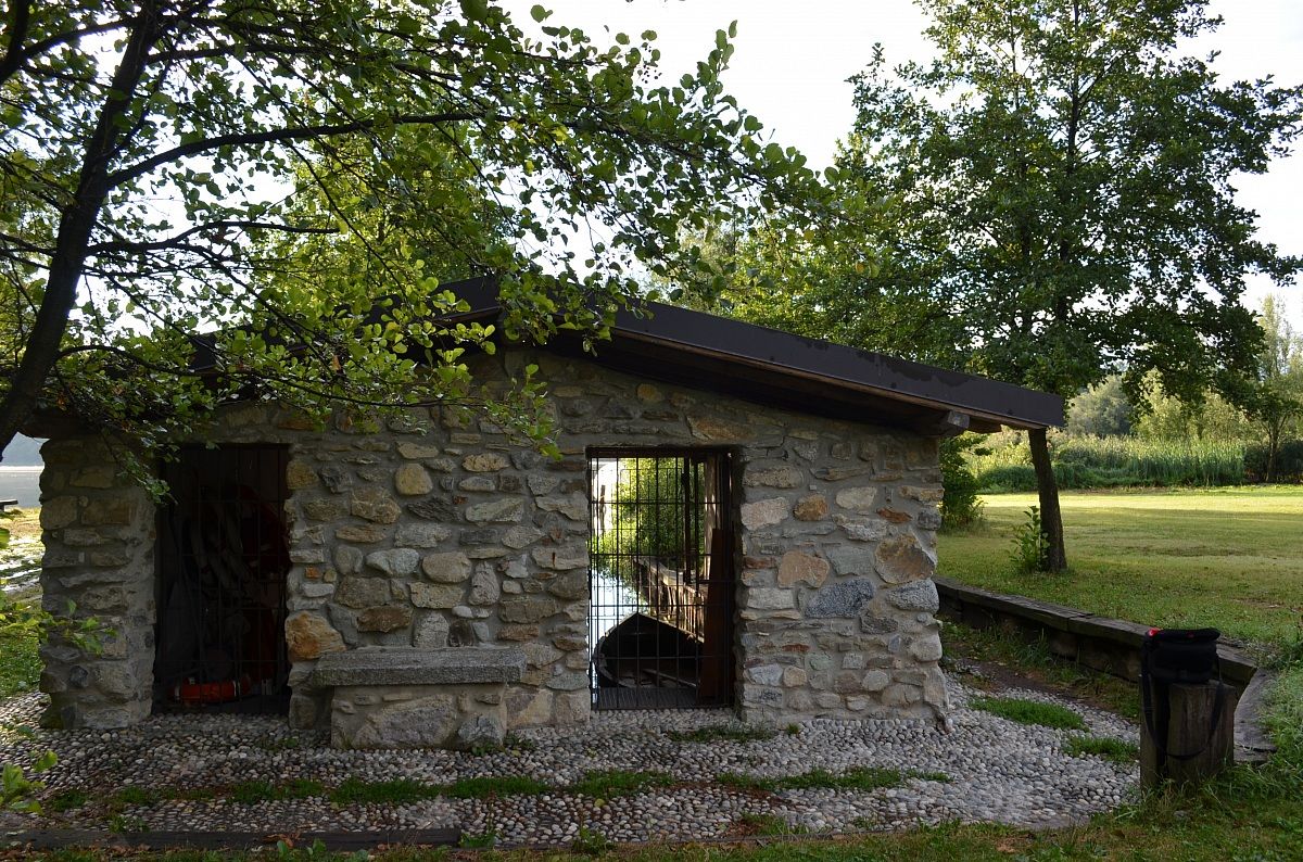 Alserio, shelter boats