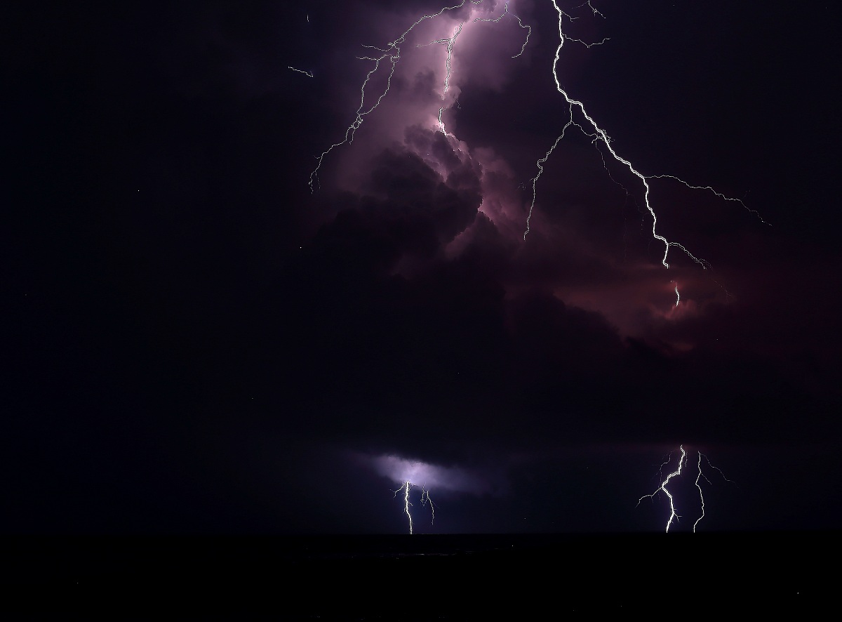 tempesta di fulmini ad ostuni